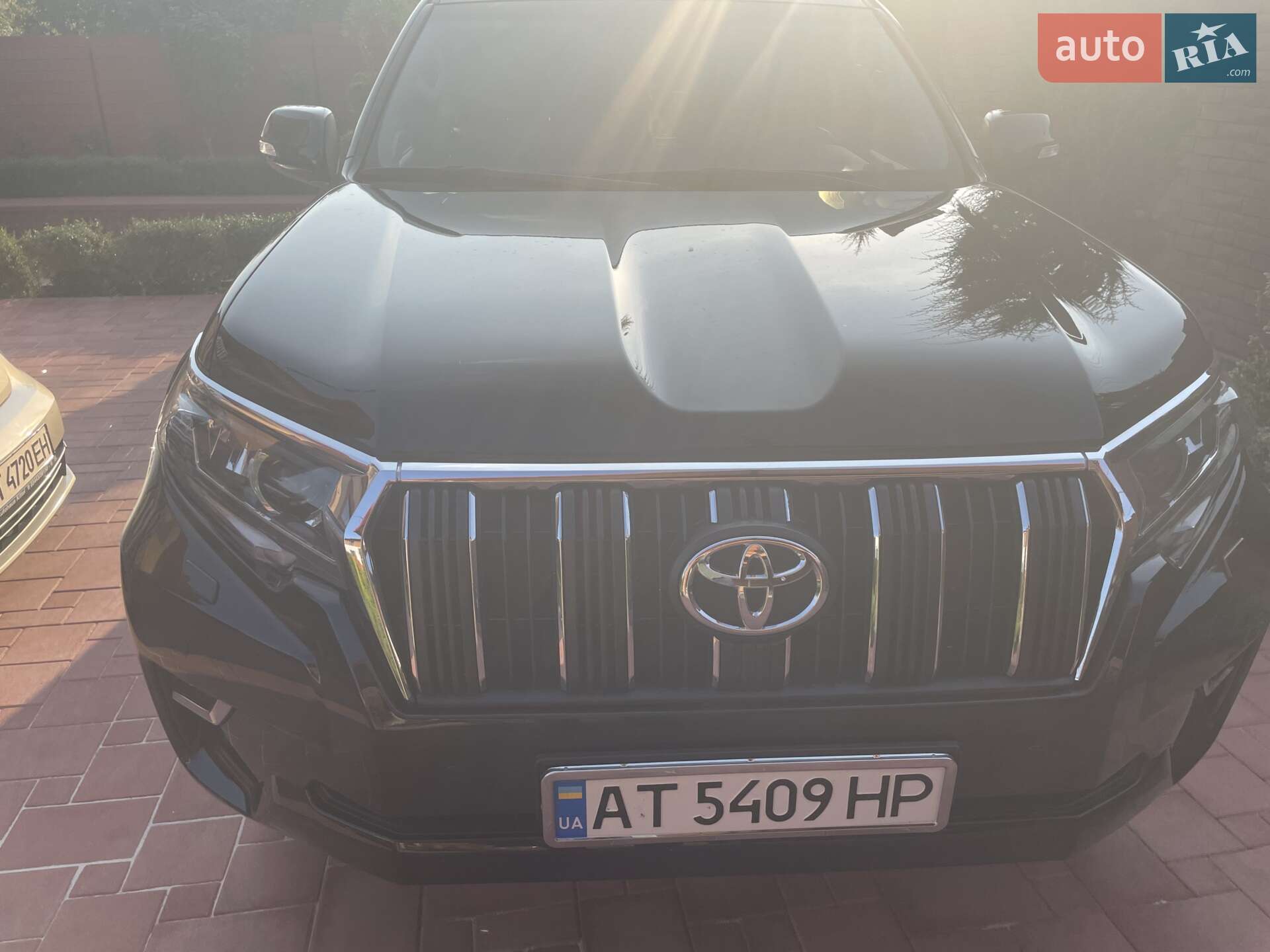 Toyota Land Cruiser Prado 2019 VIN JTEBU3FJ30K167869 фото оголошення 8 з 14