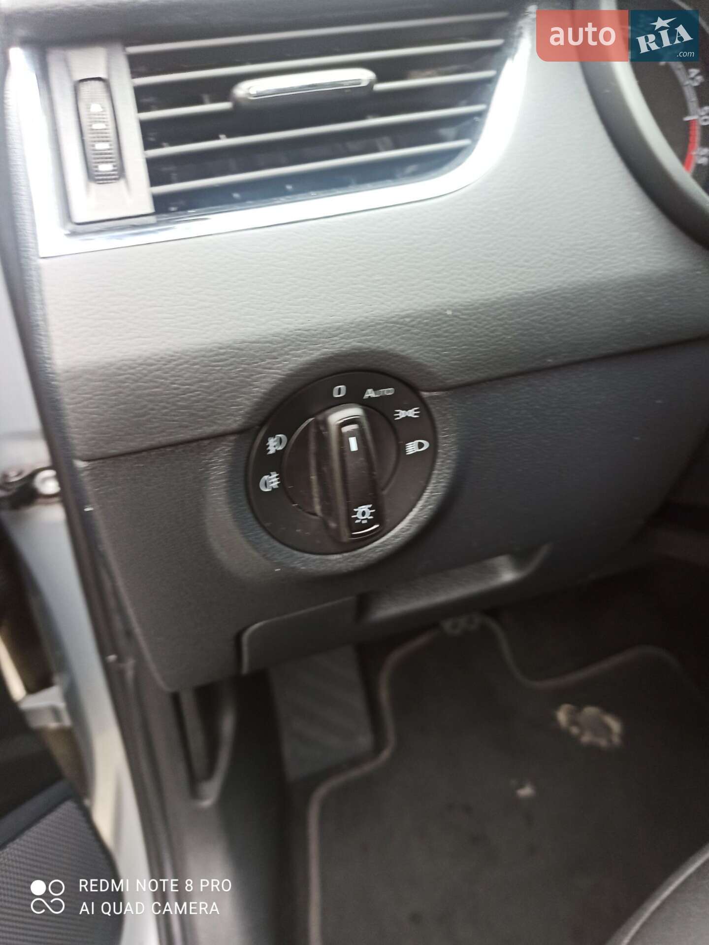 Skoda Octavia 2019 VIN TMBJG7NE7K0212037 фото оголошення 9 з 11