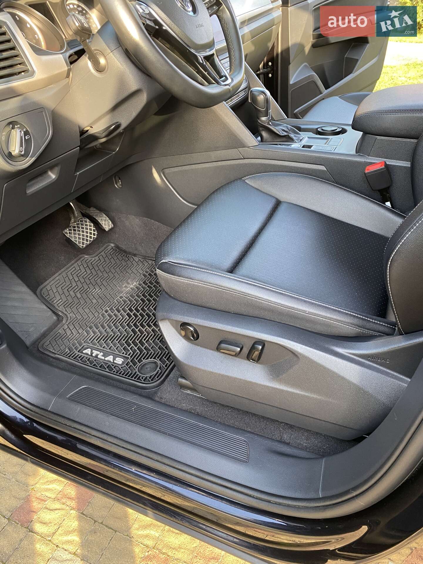 Volkswagen Atlas 2019 VIN 1V2DP2CA8KC618714 фото оголошення 9 з 15
