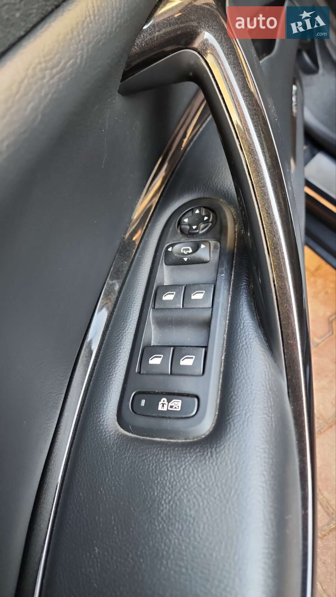 Citroen C5 2012 VIN VF7RW4HLACL506890 фото оголошення 8 з 34