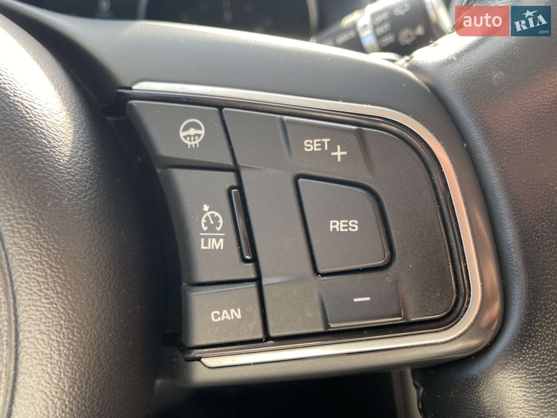Jaguar F-Pace 2018 VIN SADCA2BNXJA239649 фото оголошення 10 з 11