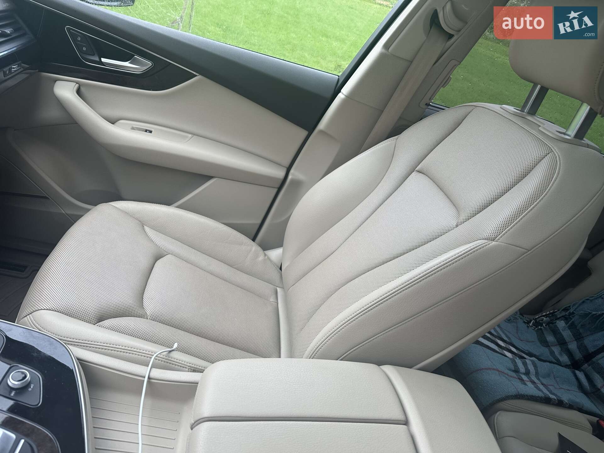 Audi Q7 2016 VIN WA1VAAF79HD027659 фото оголошення 8 з 22