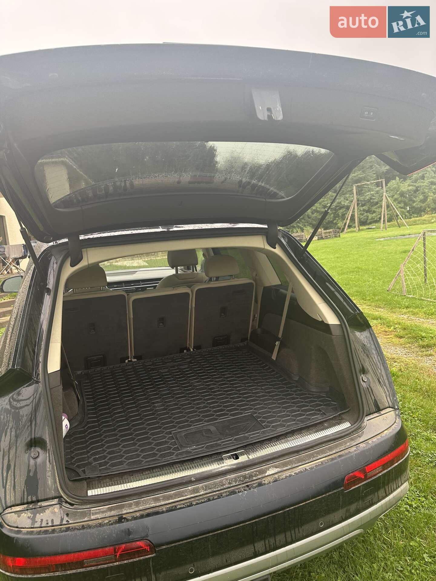 Audi Q7 2016 VIN WA1VAAF79HD027659 фото оголошення 13 з 22