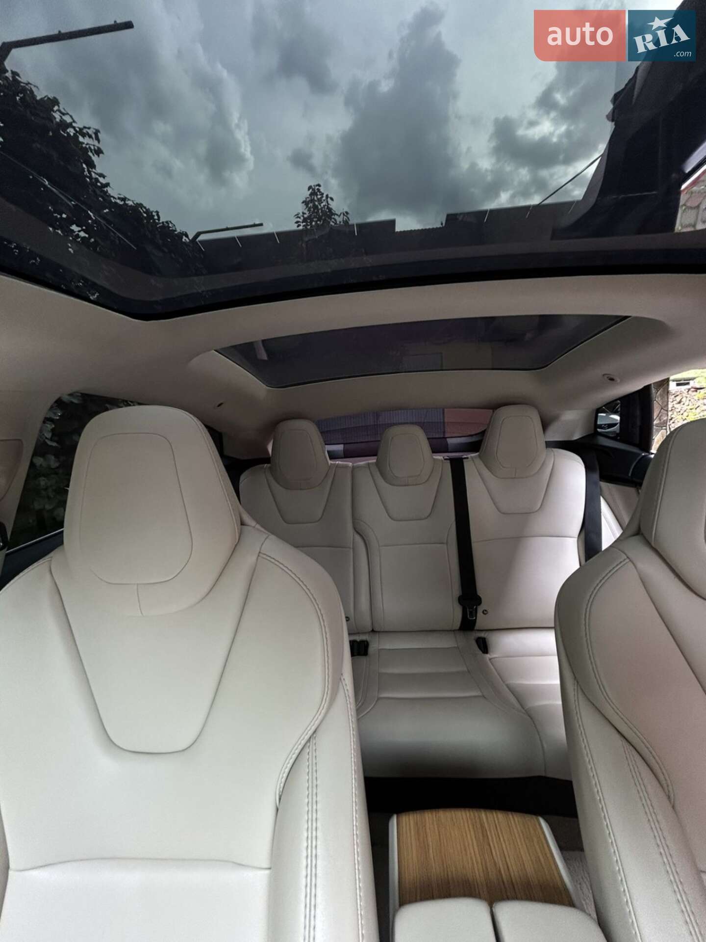 Tesla Model S 2019 VIN 5YJSA1E26KF307229 фото оголошення 12 з 25