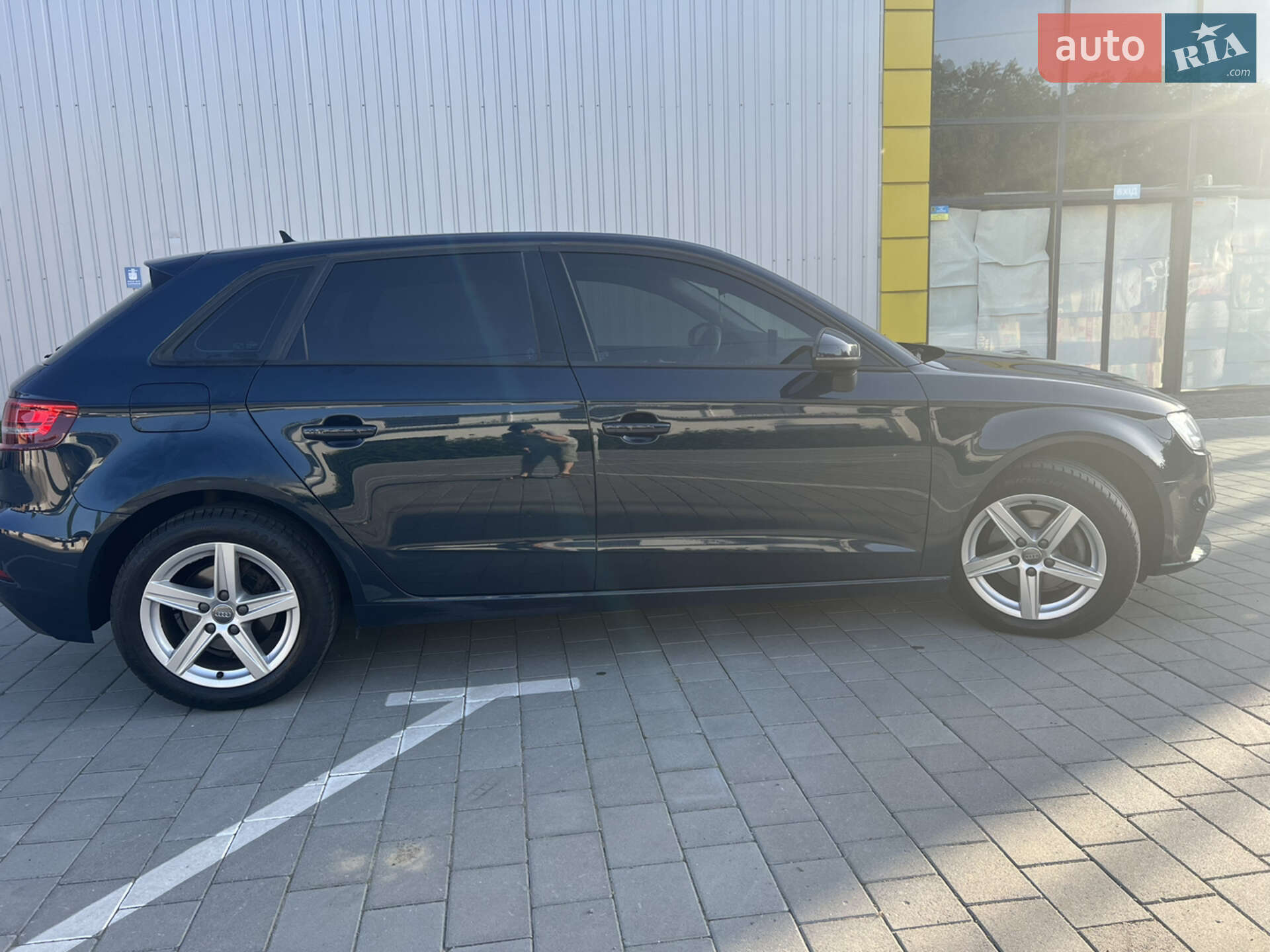 Audi A3 2019 VIN WAUZZZ8VXKA062095 фото оголошення 14 з 32
