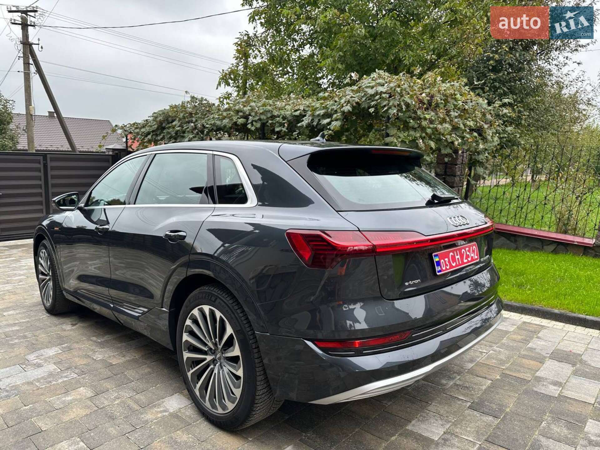 Audi e-tron 2020 VIN WAUZZZGE4LB028201 фото оголошення 4 з 66