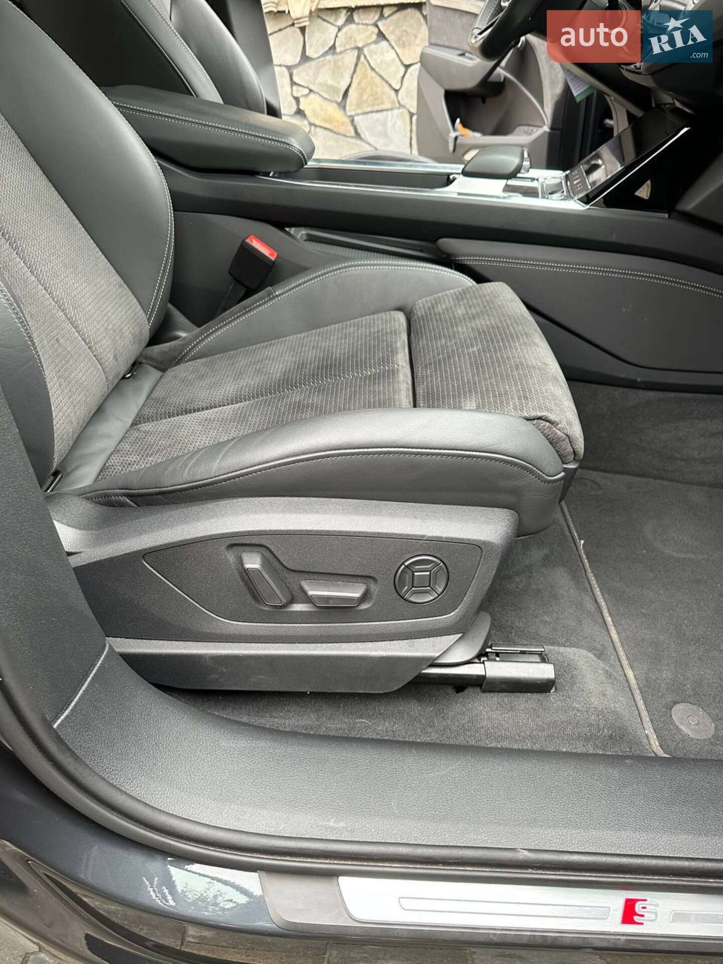 Audi e-tron 2020 VIN WAUZZZGE4LB028201 фото оголошення 17 з 66