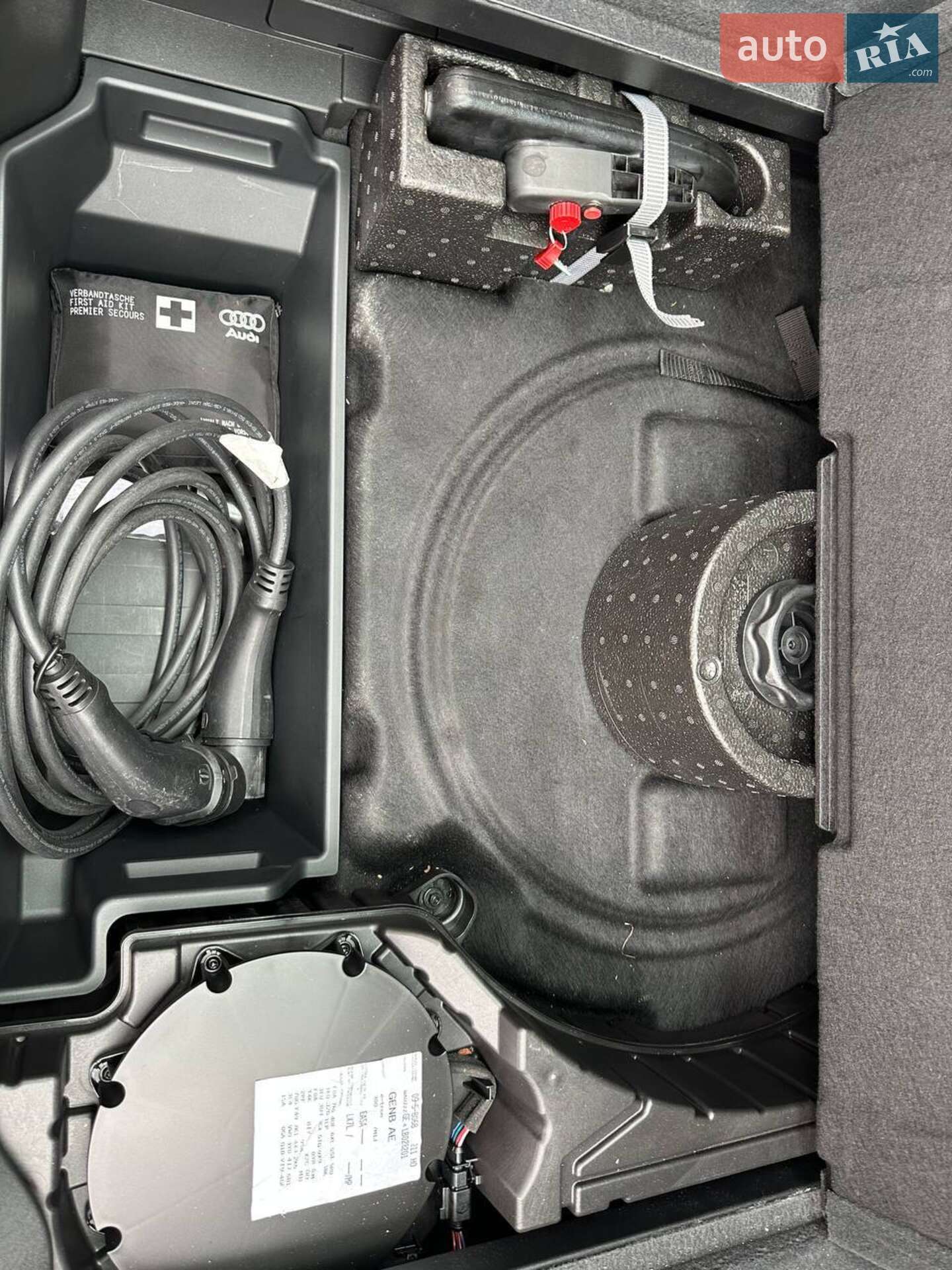 Audi e-tron 2020 VIN WAUZZZGE4LB028201 фото оголошення 25 з 66