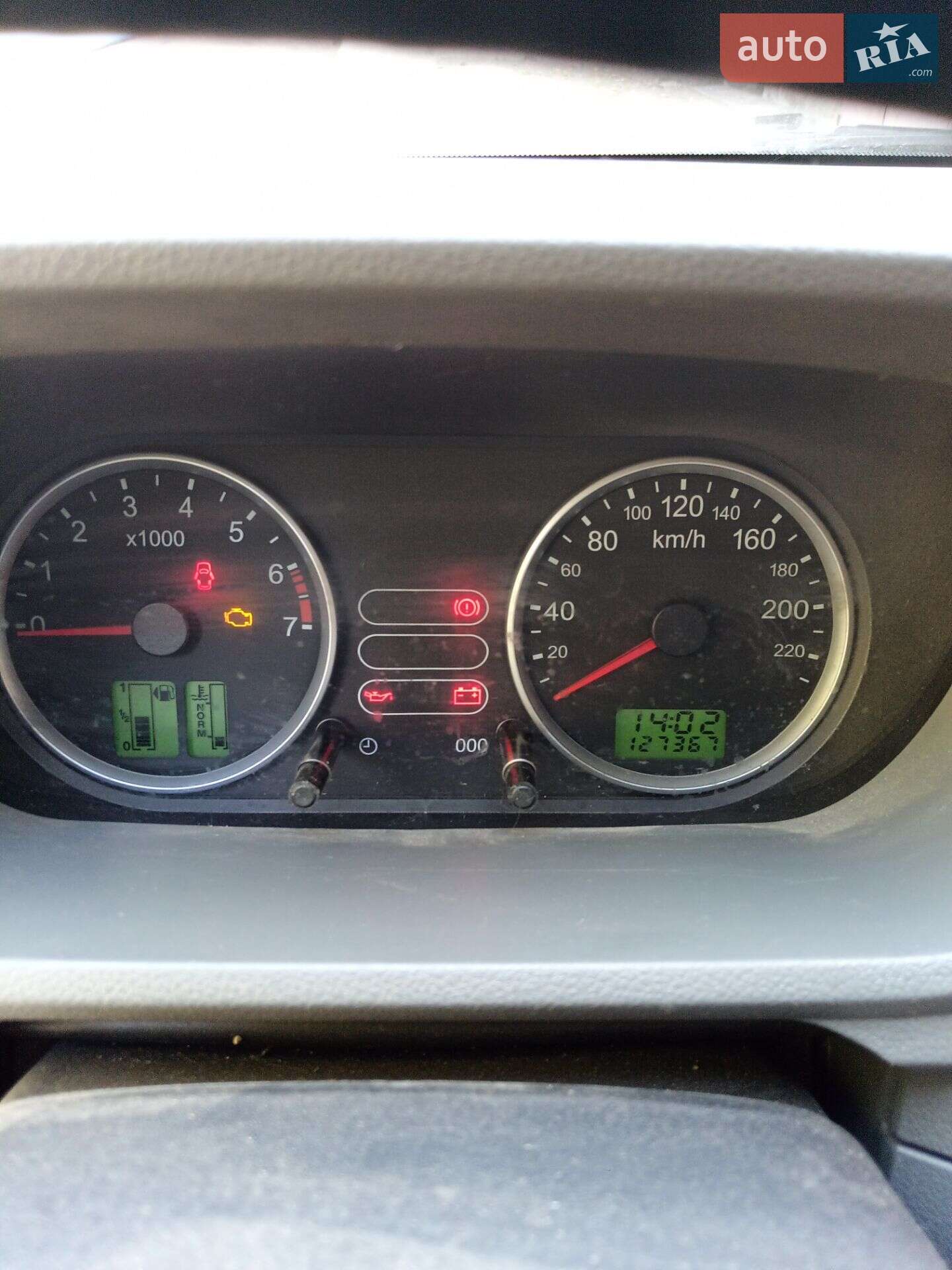 Ford Fusion 2004 VIN WF0UXXGAJU4K75373 фото оголошення 4 з 9