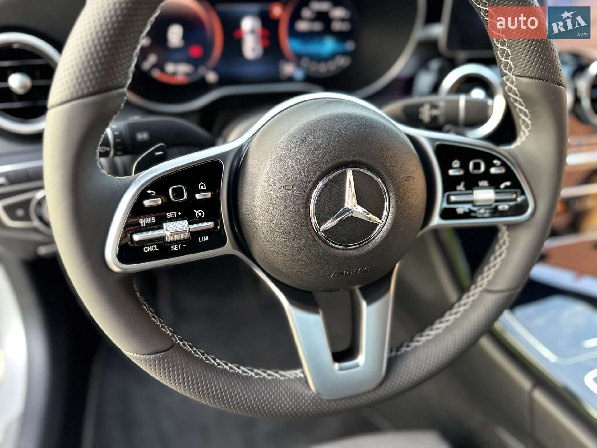 Mercedes-Benz C-Class 2018 VIN WDD2050151R427888 фото оголошення 39 з 64
