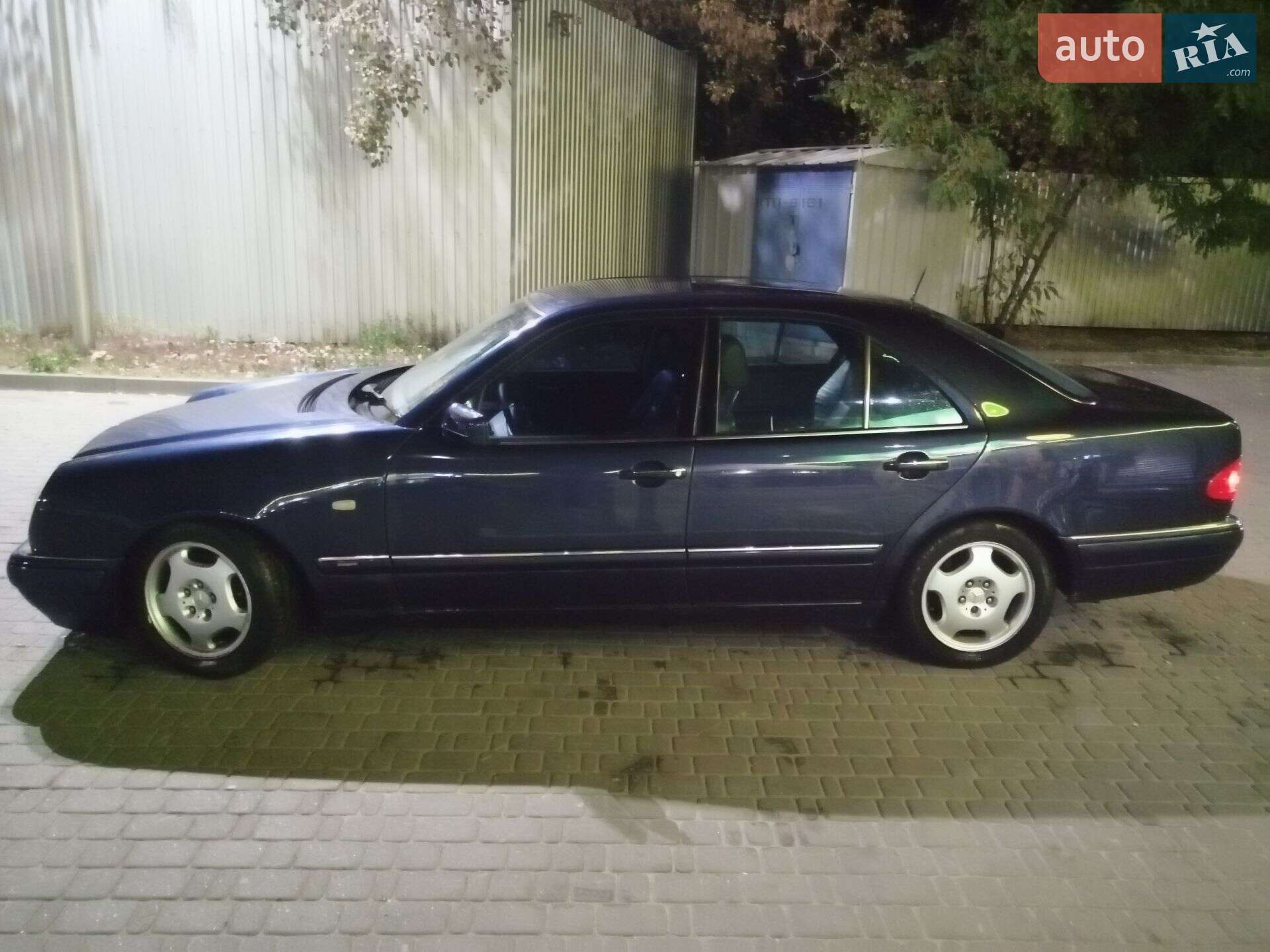 Mercedes-Benz E-Class 1997 VIN WDB2100531A372032 фото оголошення 2 з 31