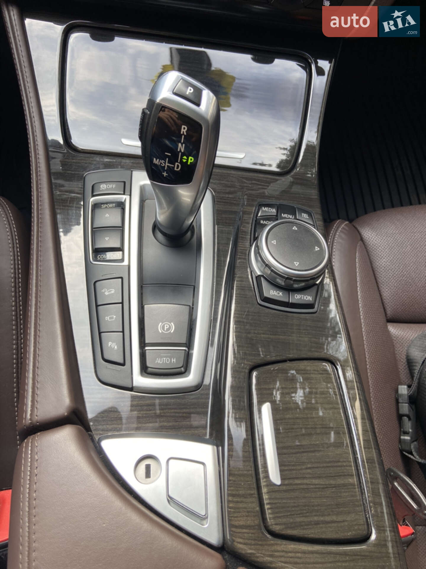 BMW 5 Series 2016 VIN WBA5E71010G568986 фото оголошення 12 з 26
