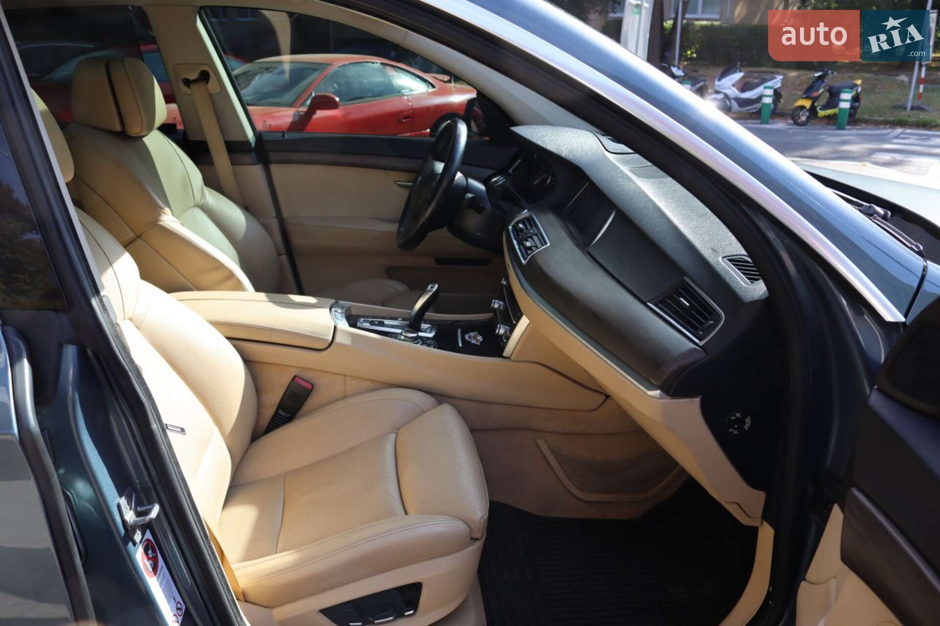 BMW 5 Series GT 2011 VIN WBASP81050C353945 фото оголошення 36 з 42