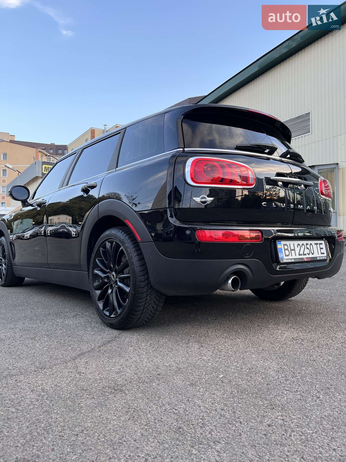 MINI Clubman 2017 VIN WMWLN5C57H2E32961 фото оголошення 3 з 8