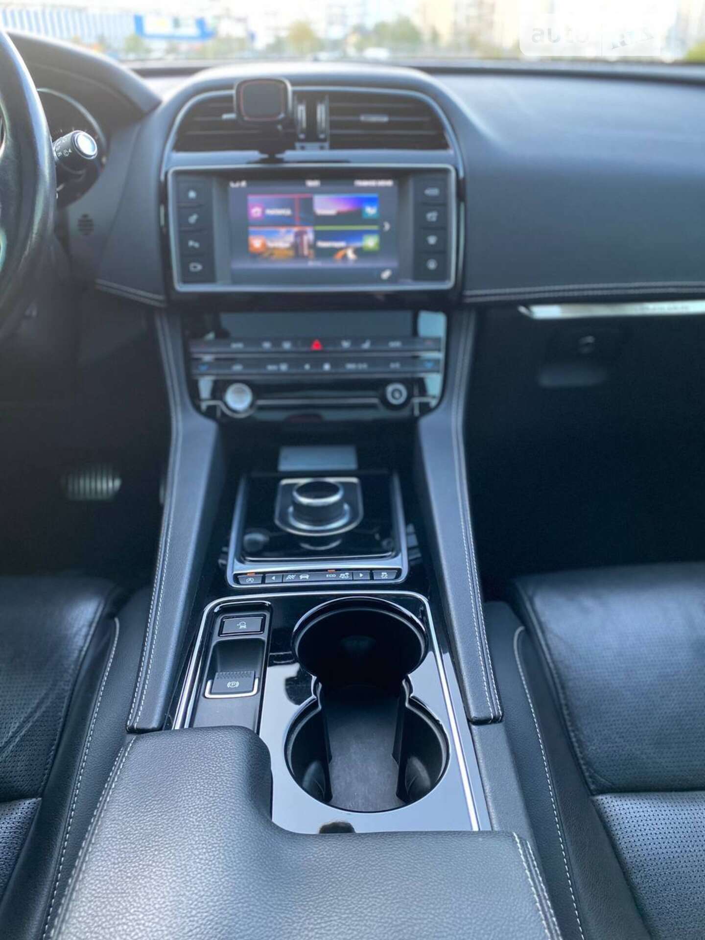 Jaguar F-Pace 2016 VIN SADCM2BV0HA078651 фото оголошення 5 з 67
