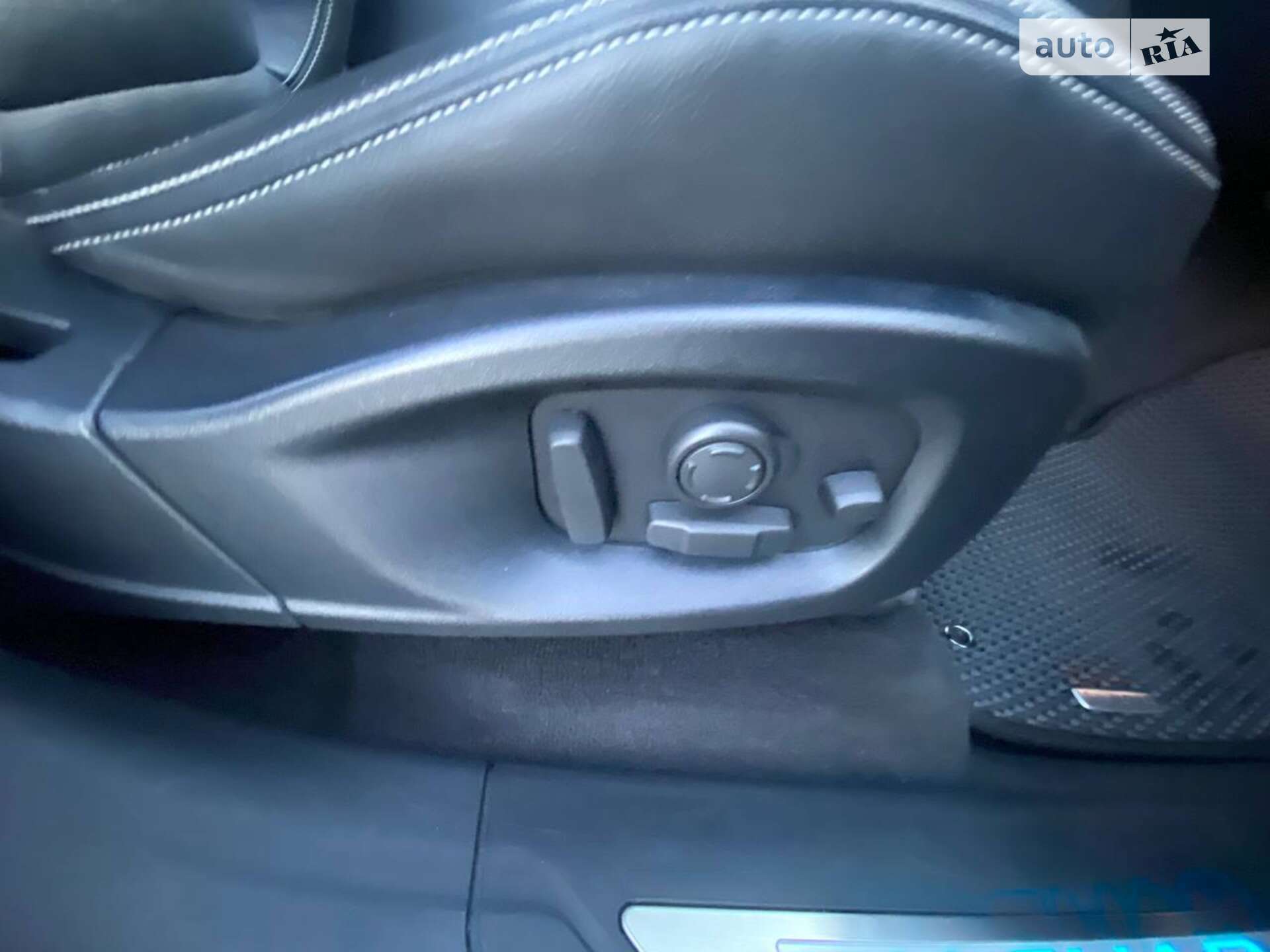 Jaguar F-Pace 2016 VIN SADCM2BV0HA078651 фото оголошення 9 з 67