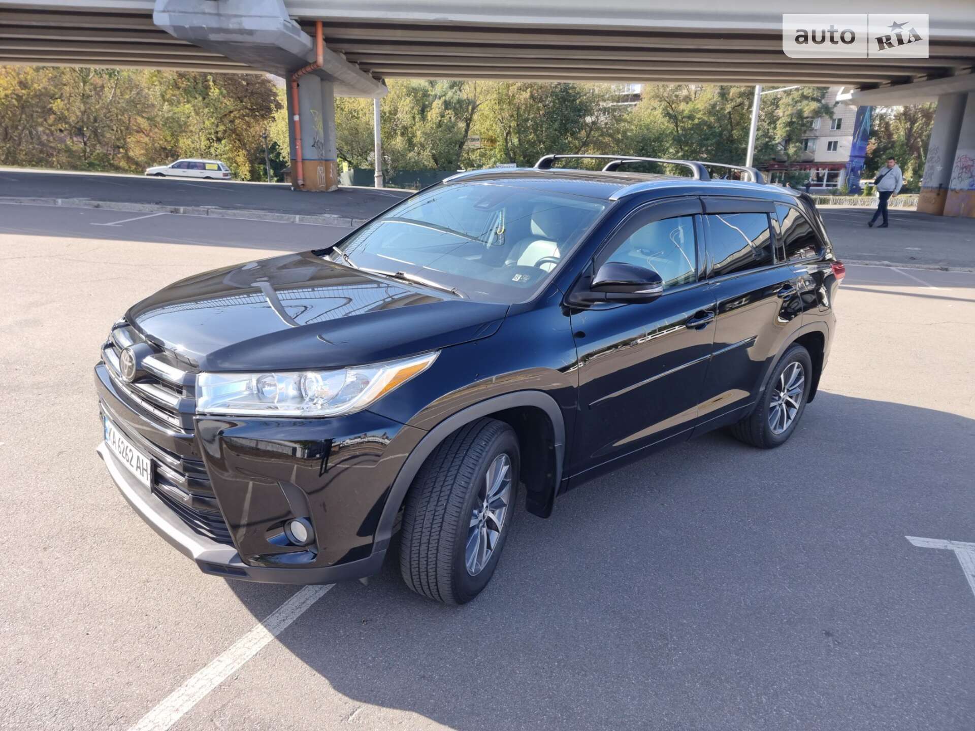 Toyota Highlander 2017 VIN 5TDJZRFH1HS516386 фото оголошення 2 з 20