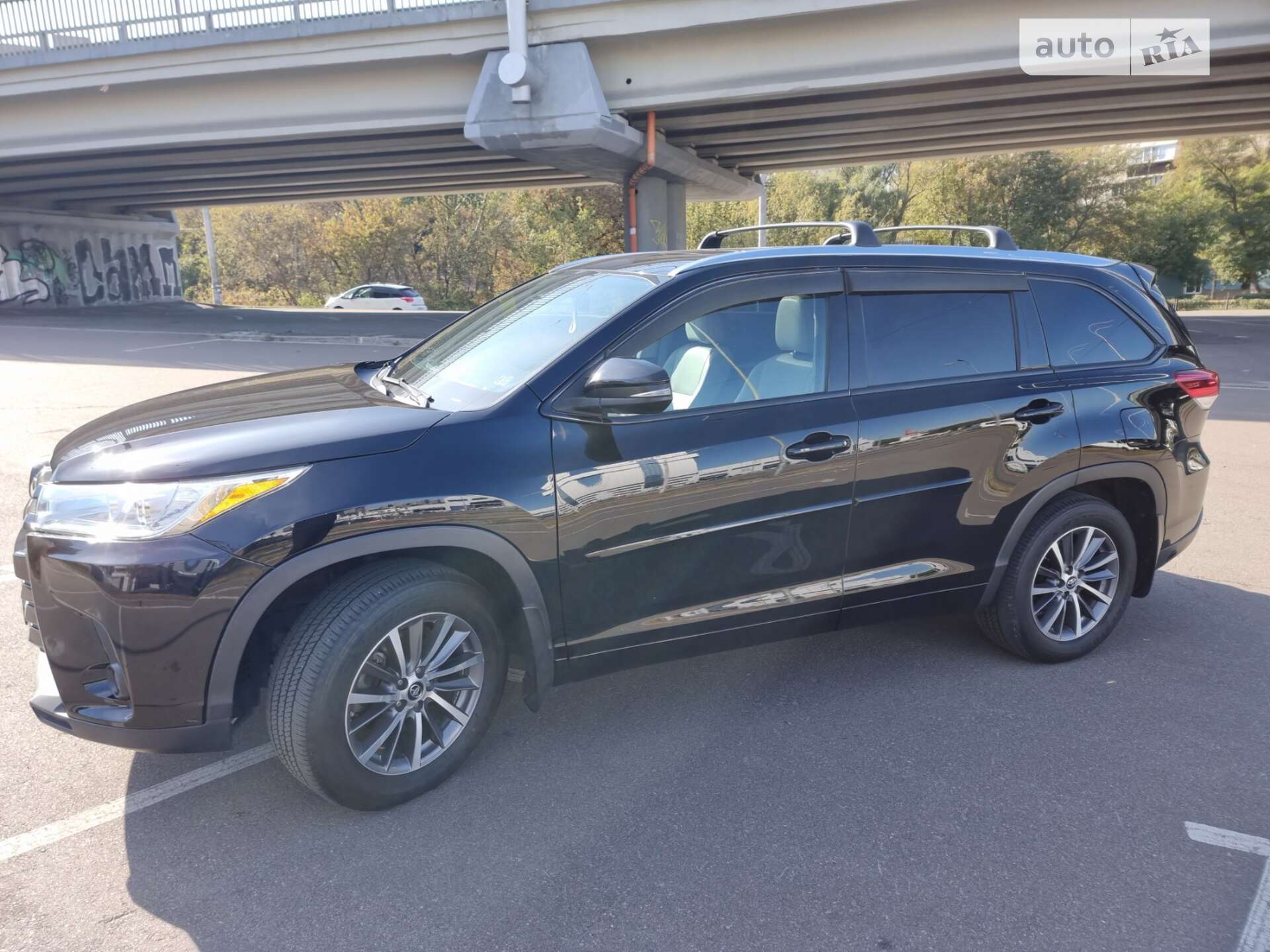 Toyota Highlander 2017 VIN 5TDJZRFH1HS516386 фото оголошення 11 з 20