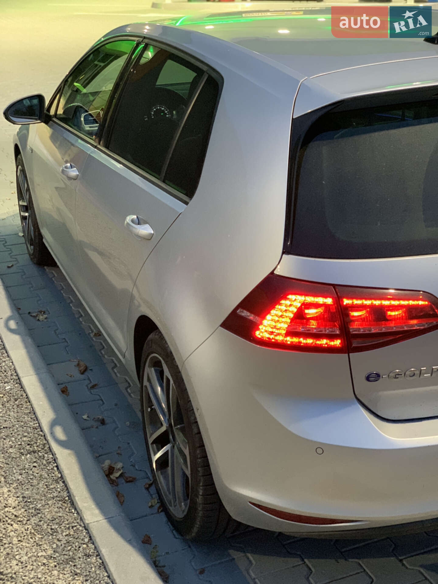 Volkswagen e-Golf 2015 VIN WVWZZZAUZFW911468 фото оголошення 4 з 47