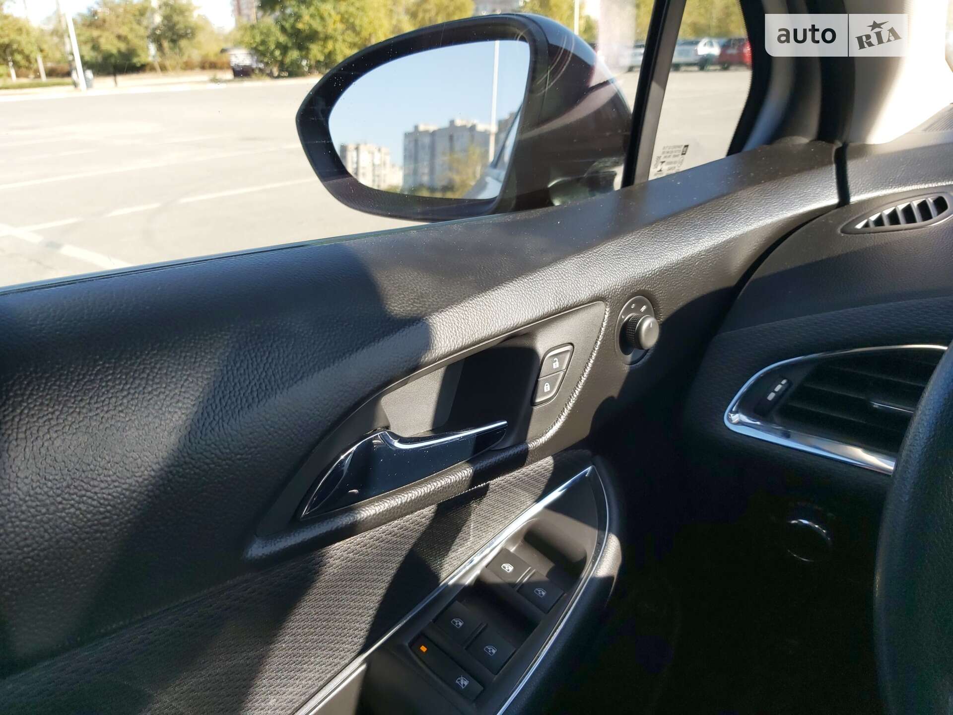 Chevrolet Cruze 2018 VIN 1G1BB5SMXJ7195672 фото оголошення 12 з 14