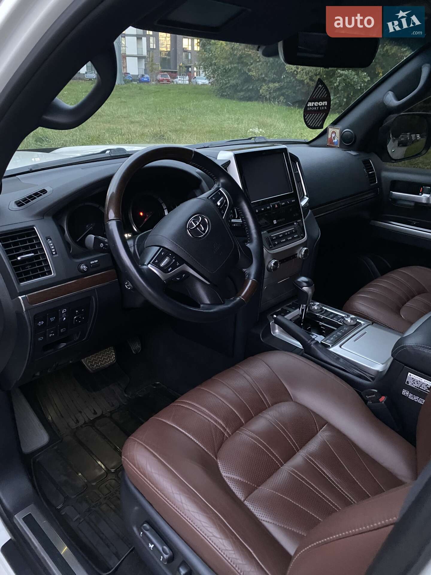Toyota Land Cruiser 2019 VIN JTMCV02J604280939 фото оголошення 13 з 19