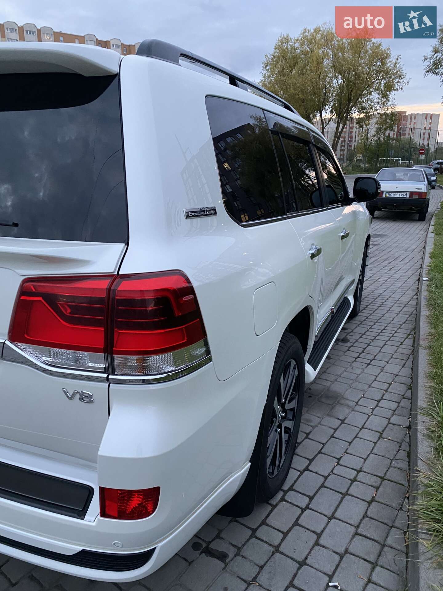Toyota Land Cruiser 2019 VIN JTMCV02J604280939 фото оголошення 6 з 19