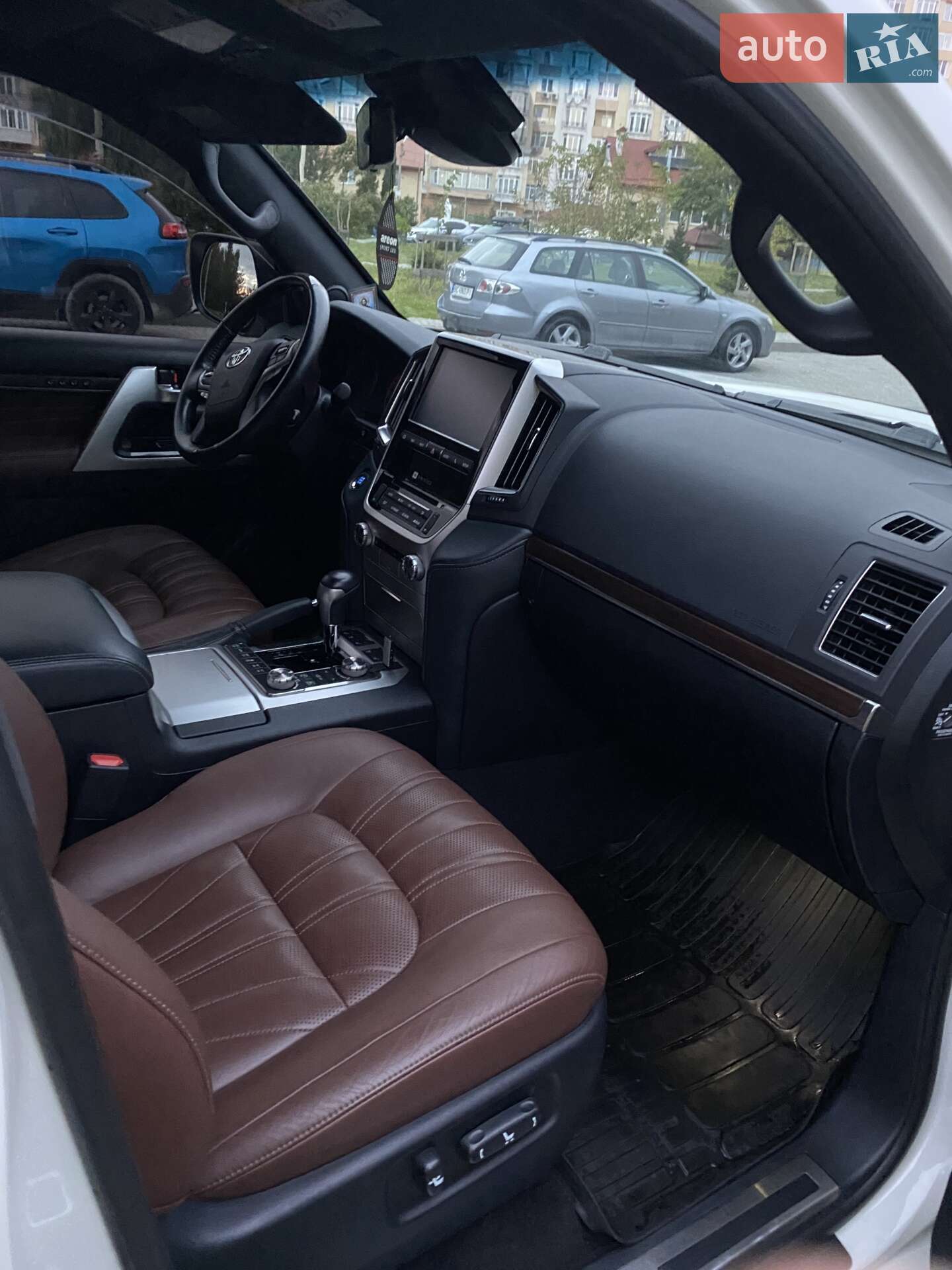 Toyota Land Cruiser 2019 VIN JTMCV02J604280939 фото оголошення 17 з 19