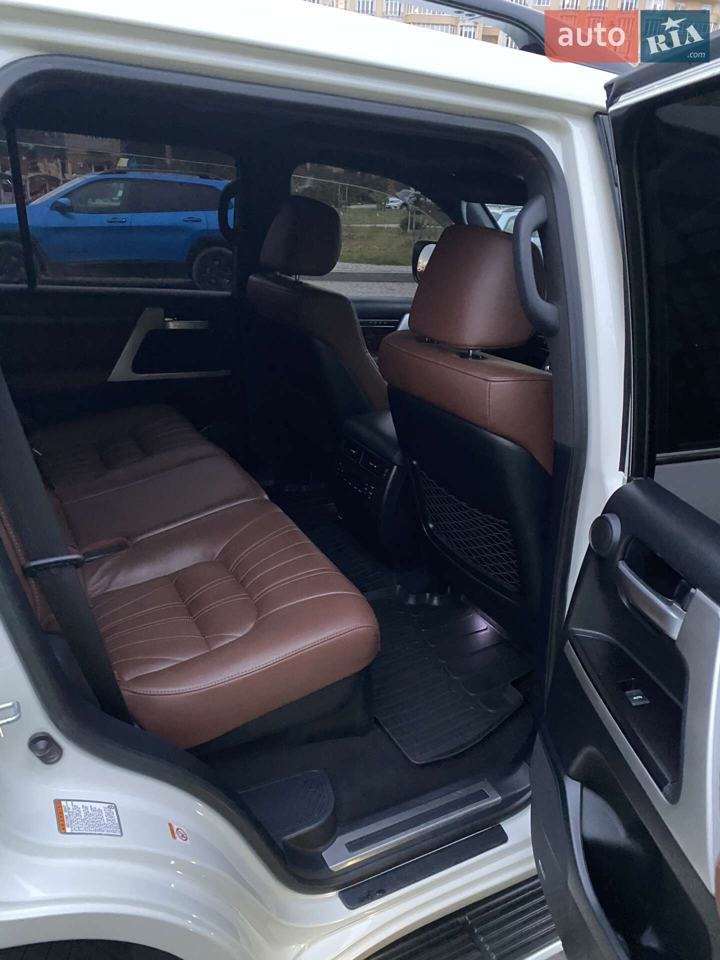 Toyota Land Cruiser 2019 VIN JTMCV02J604280939 фото оголошення 12 з 19