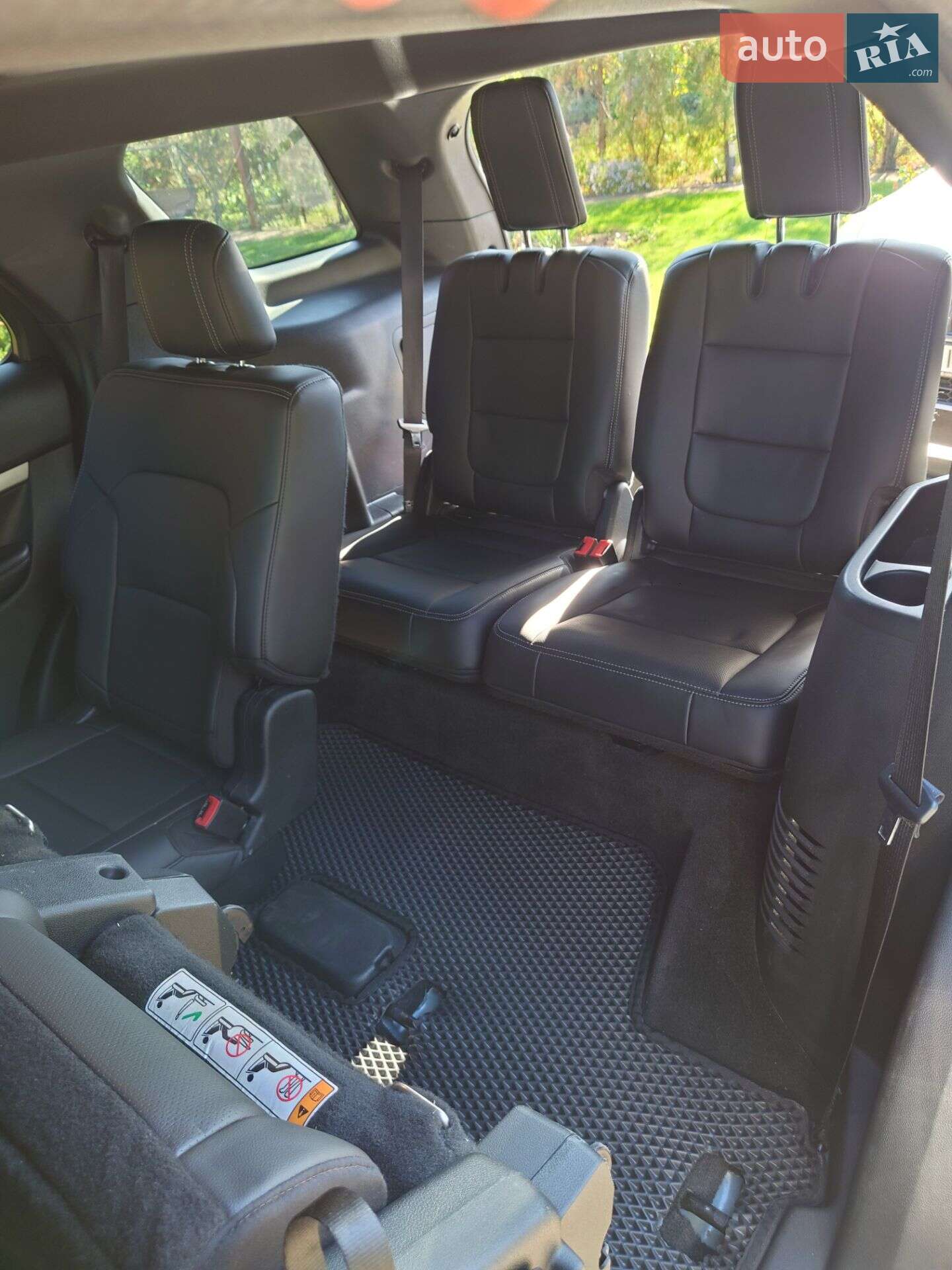Ford Explorer 2017 VIN 1FM5K8D85HGC90121 фото оголошення 25 з 31