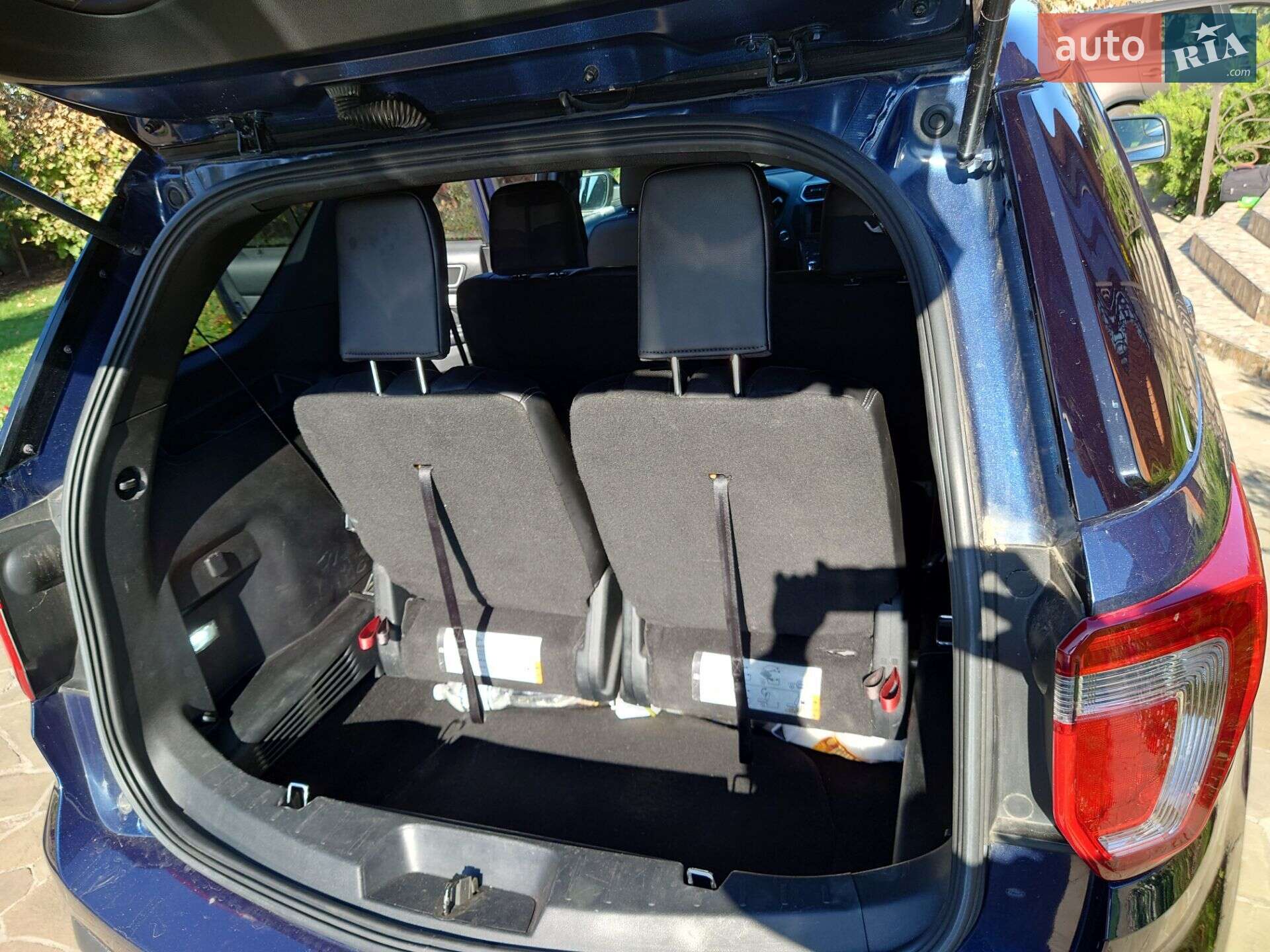 Ford Explorer 2017 VIN 1FM5K8D85HGC90121 фото оголошення 26 з 31