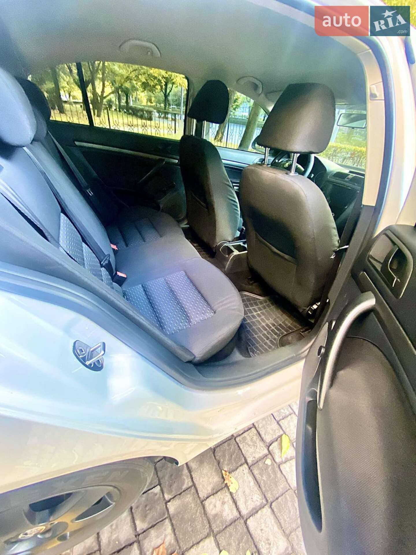 Skoda Octavia 2010 VIN TMBDX21Z9B8006843 фото оголошення 16 з 19