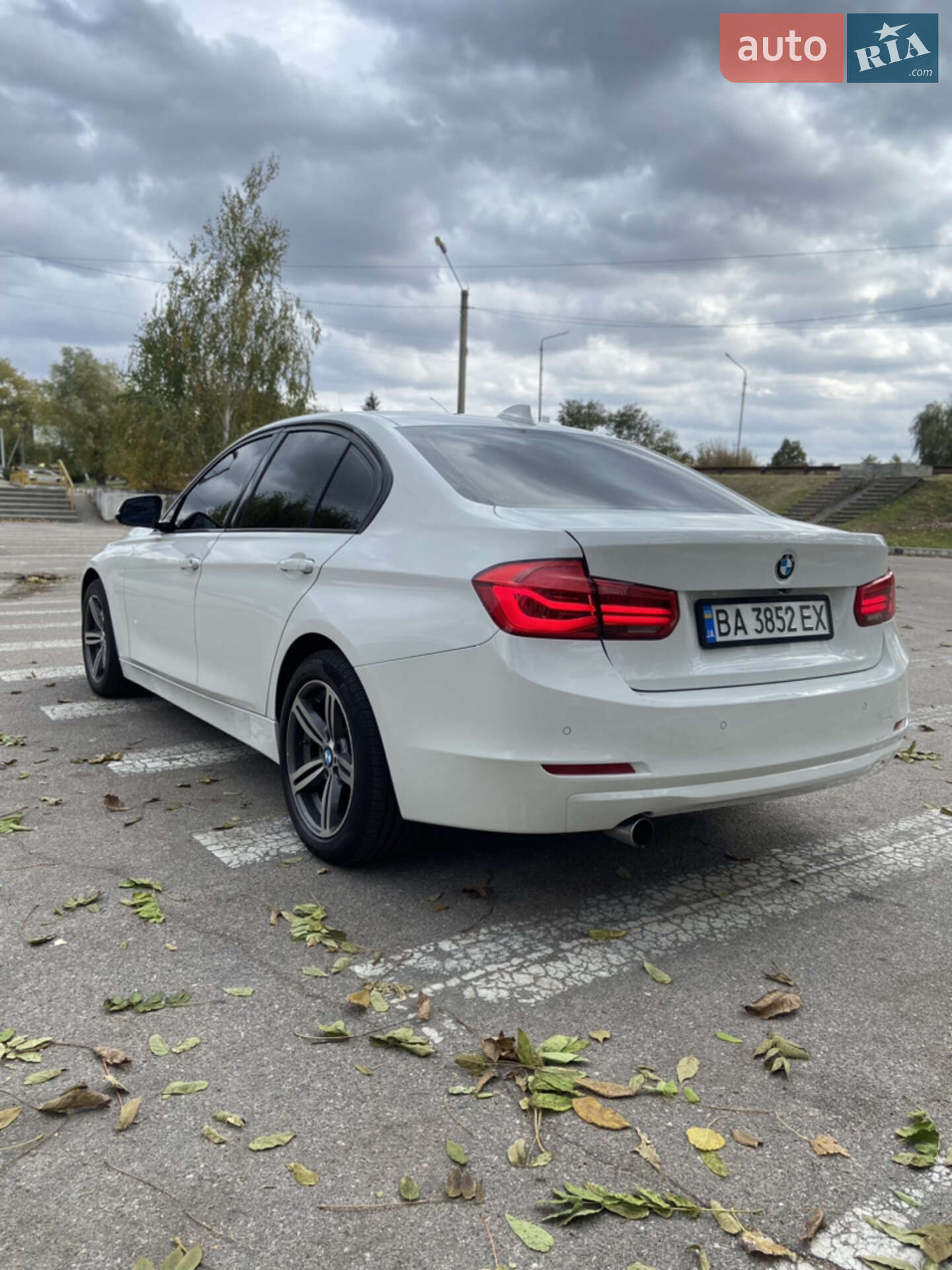 BMW 3 Series 2015 VIN WBA3B1G54FNT06285 фото оголошення 2 з 16