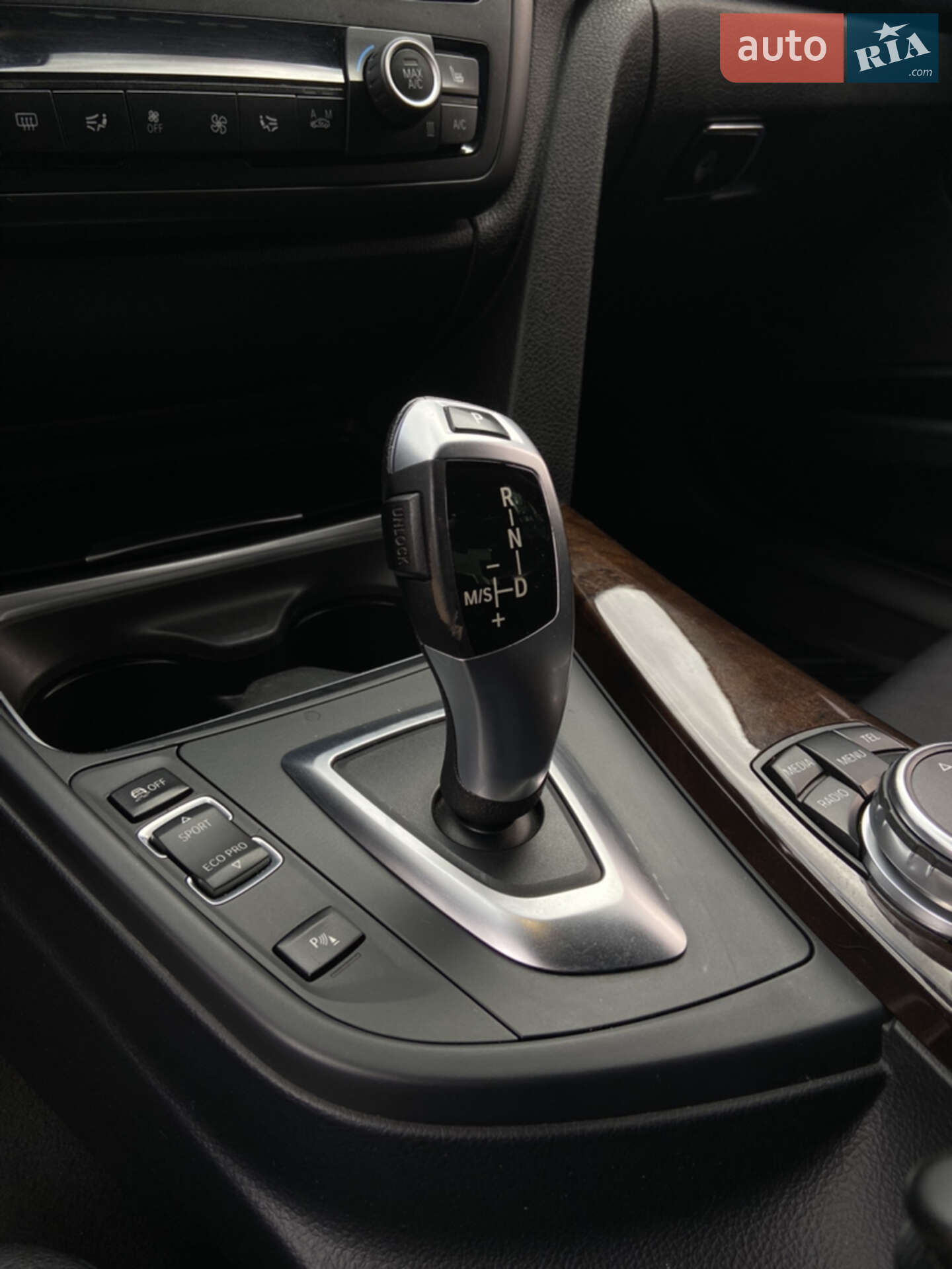 BMW 3 Series 2015 VIN WBA3B1G54FNT06285 фото оголошення 8 з 16