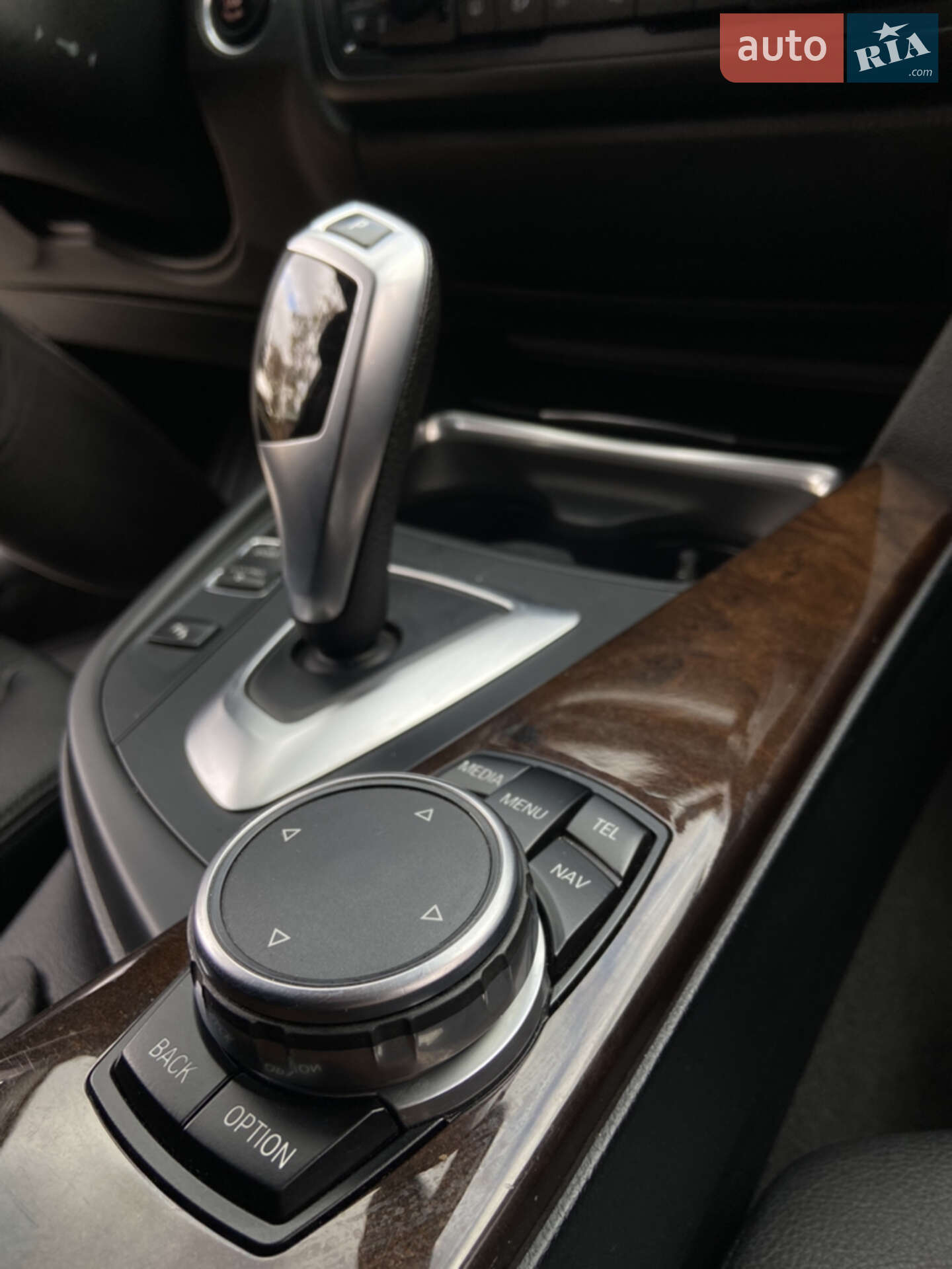 BMW 3 Series 2015 VIN WBA3B1G54FNT06285 фото оголошення 9 з 16