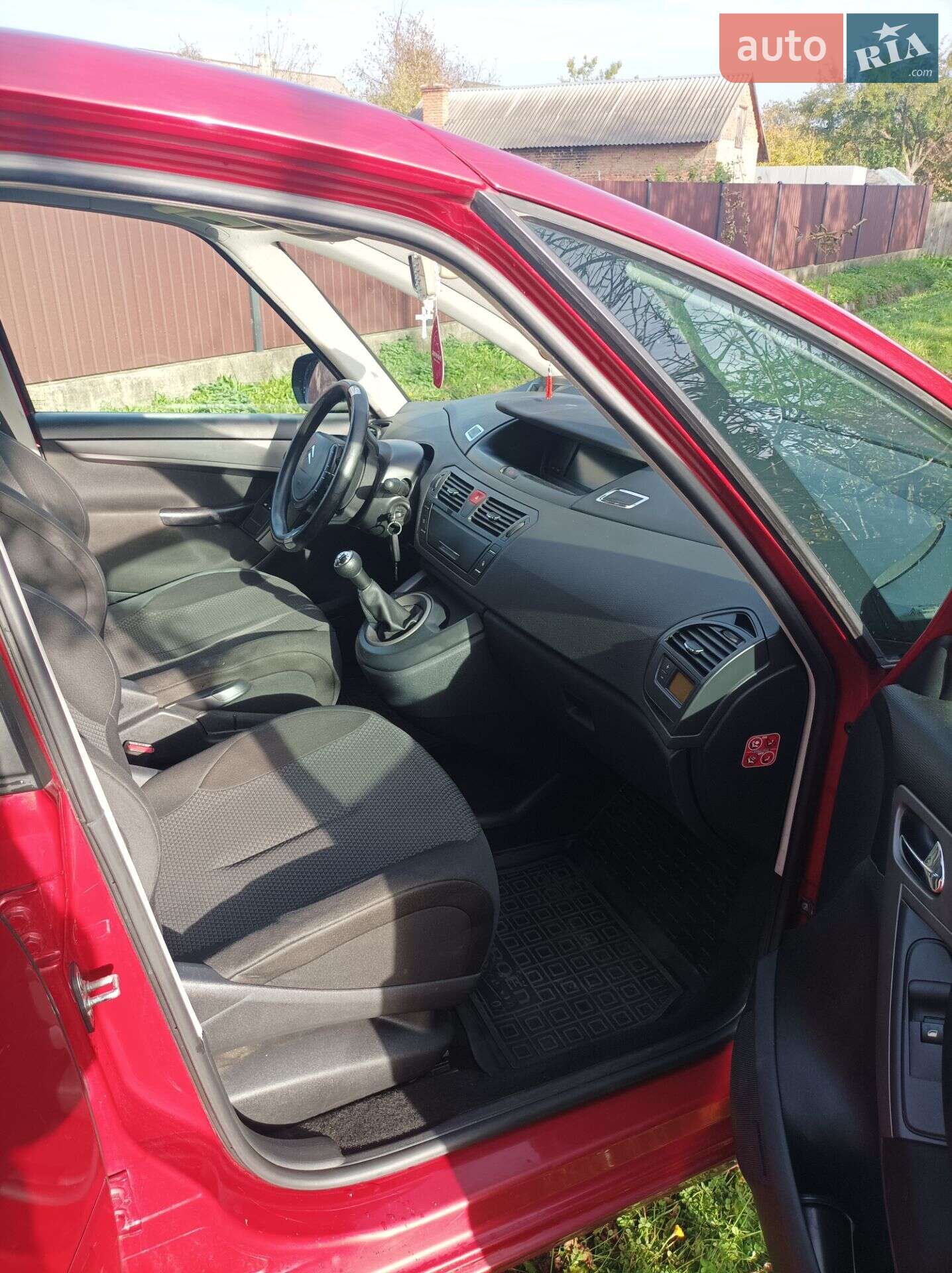 Citroen C4 Picasso 2010 VIN VF7UD9HZCAJ607600 фото оголошення 13 з 33