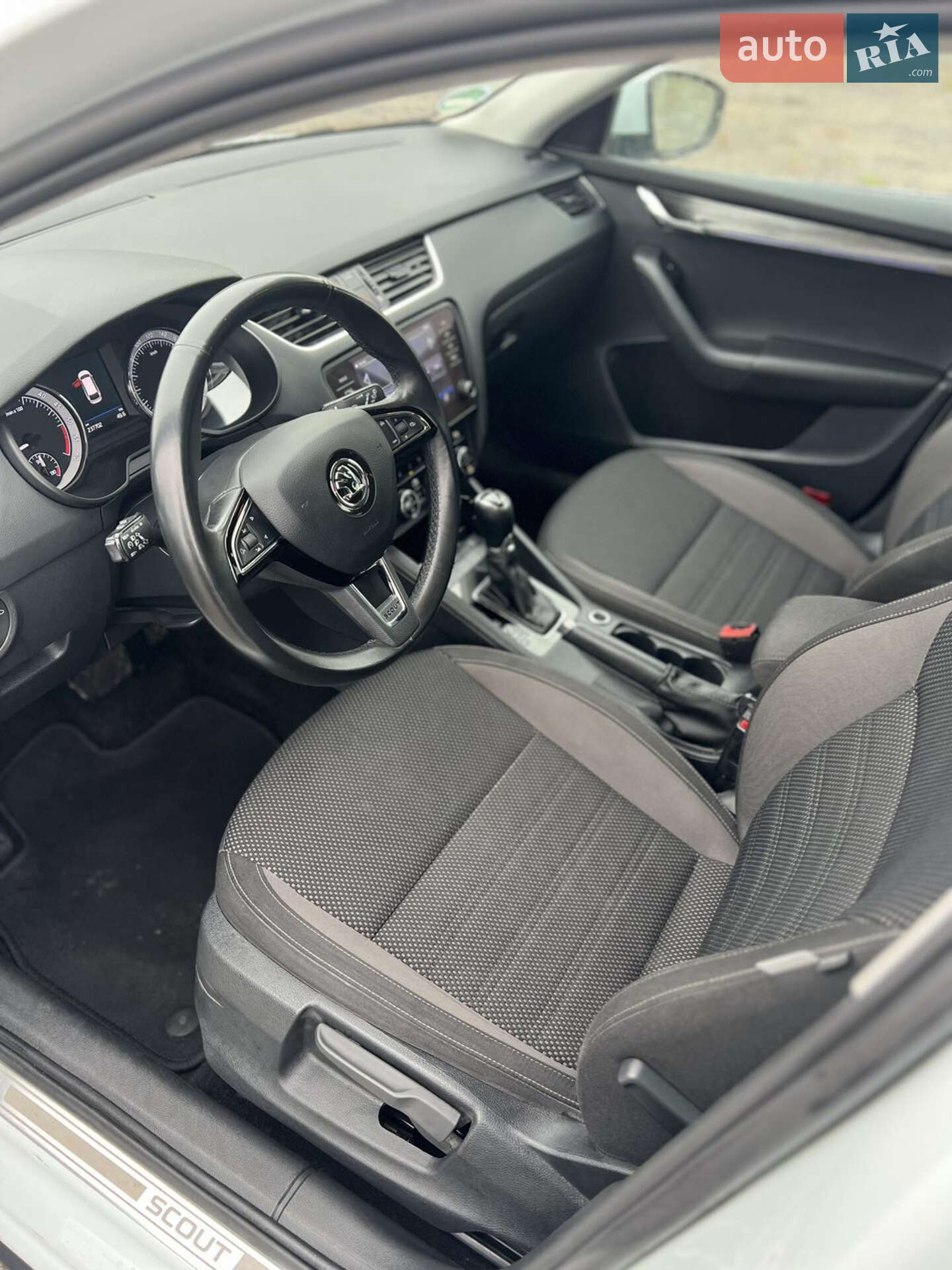 Skoda Octavia Scout 2019 VIN TMBLJ7NE9K0178340 фото оголошення 12 з 25