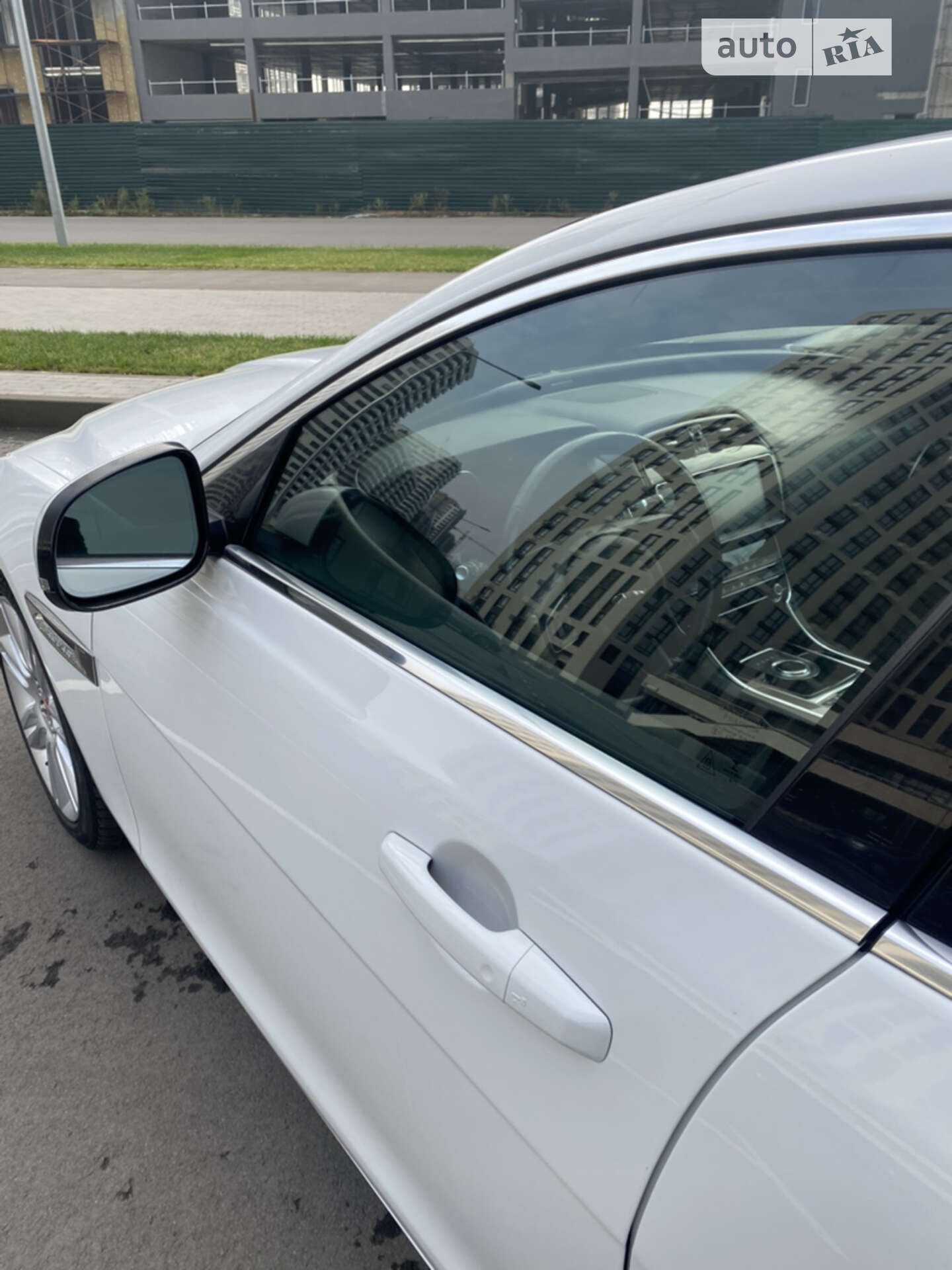 Jaguar XE 2019 VIN SAJAD4FX3KCP53450 фото оголошення 3 з 10