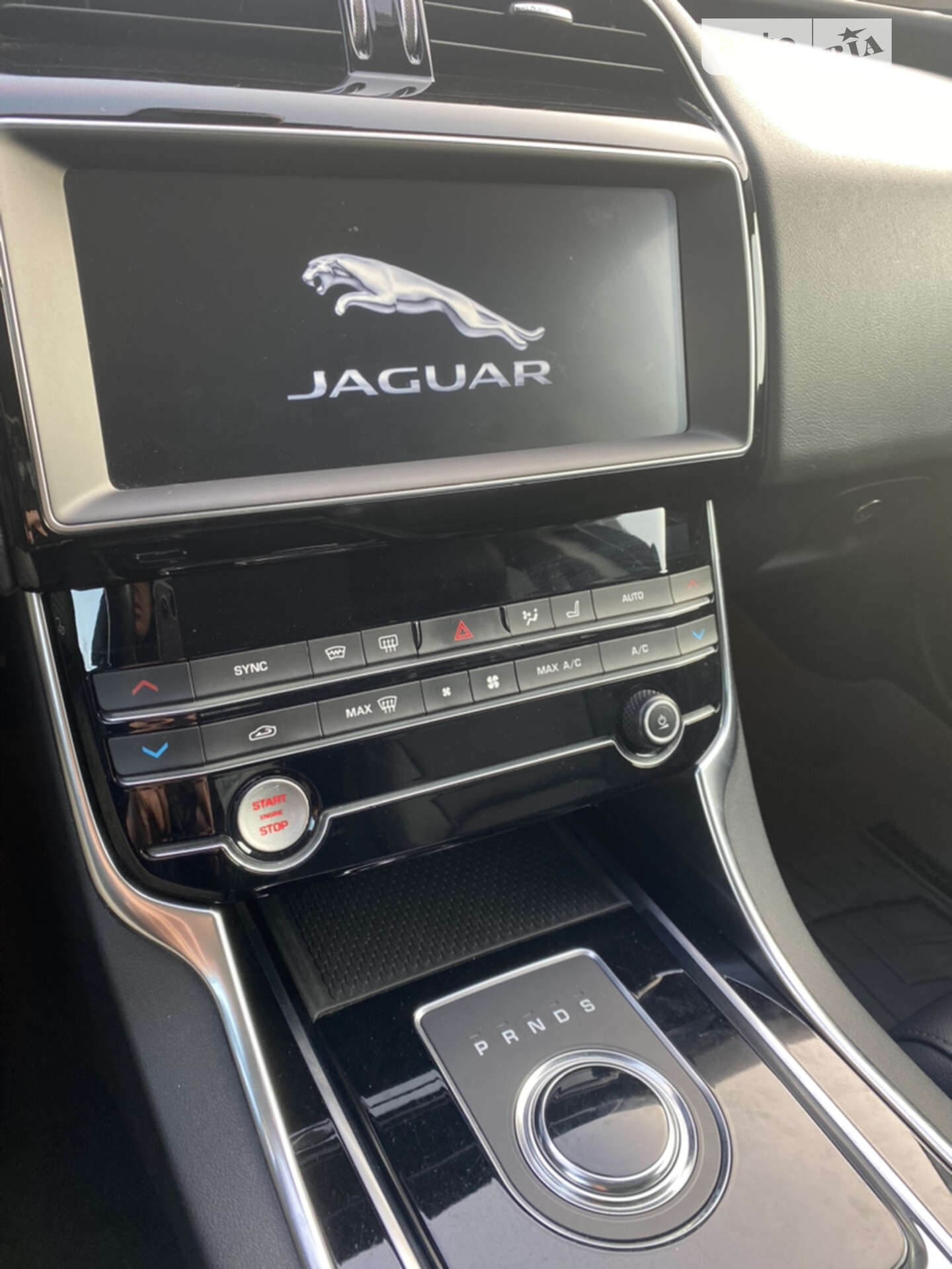 Jaguar XE 2019 VIN SAJAD4FX3KCP53450 фото оголошення 9 з 10