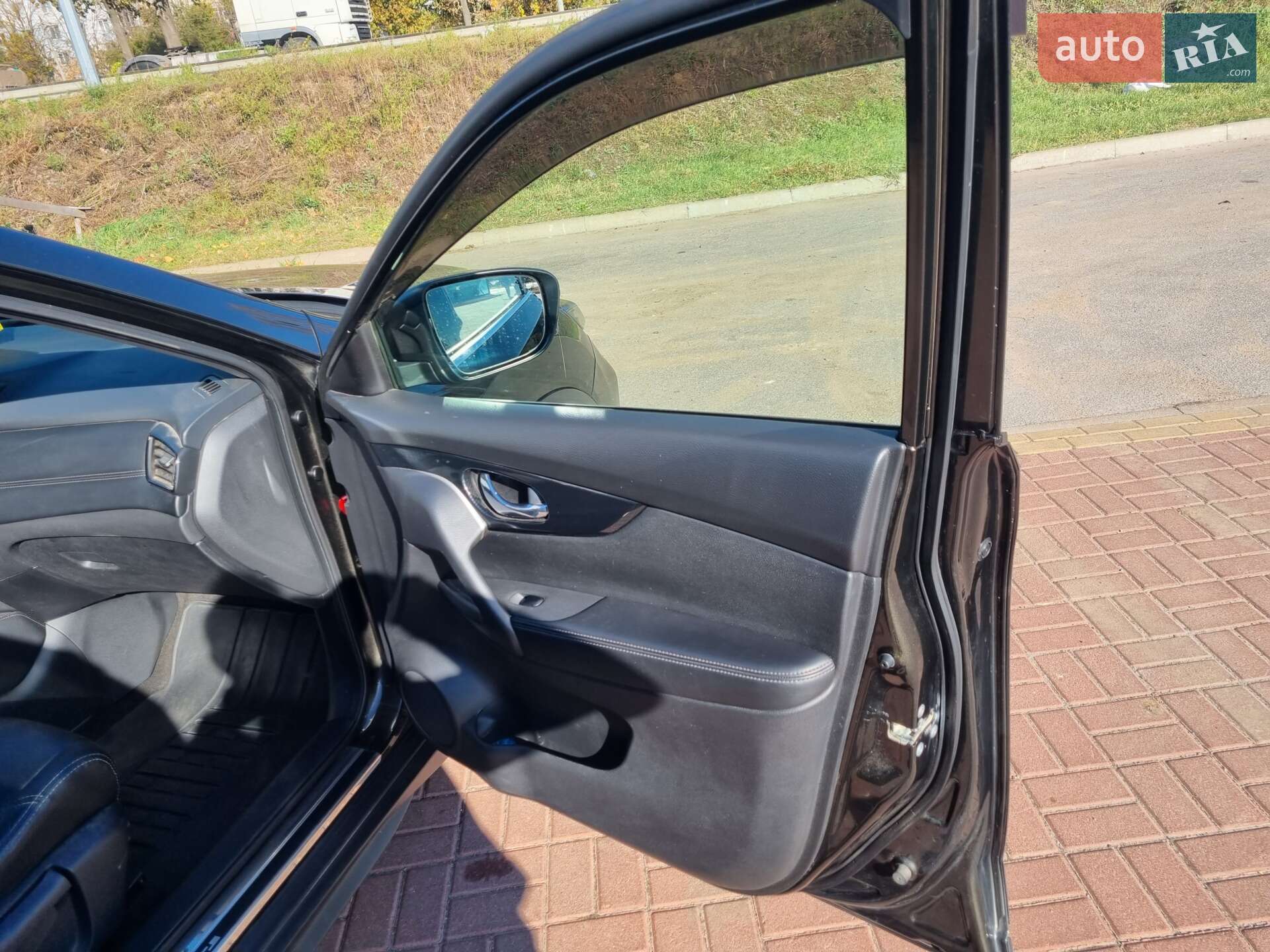 Nissan X-Trail 2018 VIN JN1TCAT32U0117761 фото оголошення 21 з 26