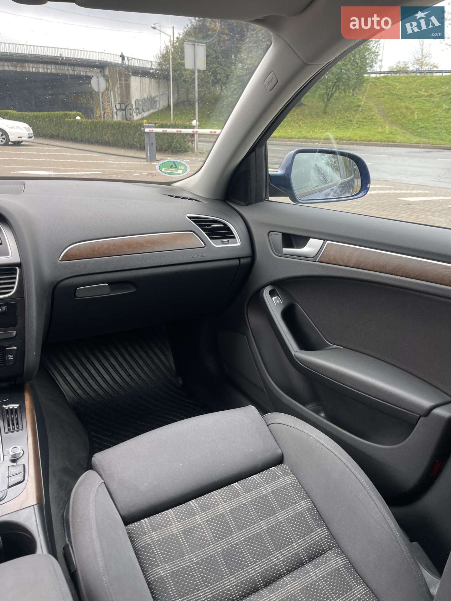 Audi A4 2014 VIN WAUZZZ8K4EA153454 фото оголошення 17 з 32