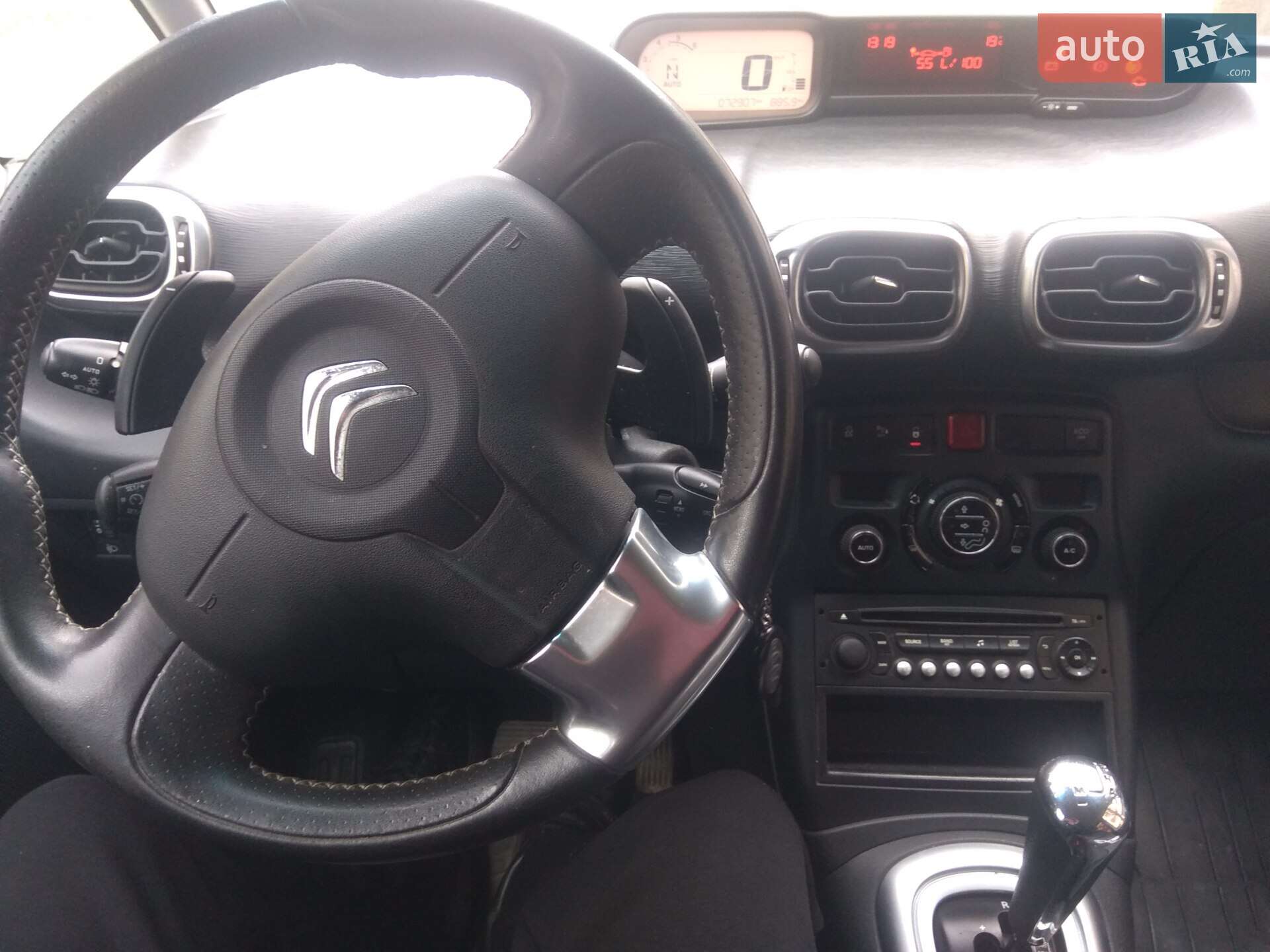 Citroen C3 Picasso 2015 VIN VF7SH9HP8FT548401 фото оголошення 10 з 40