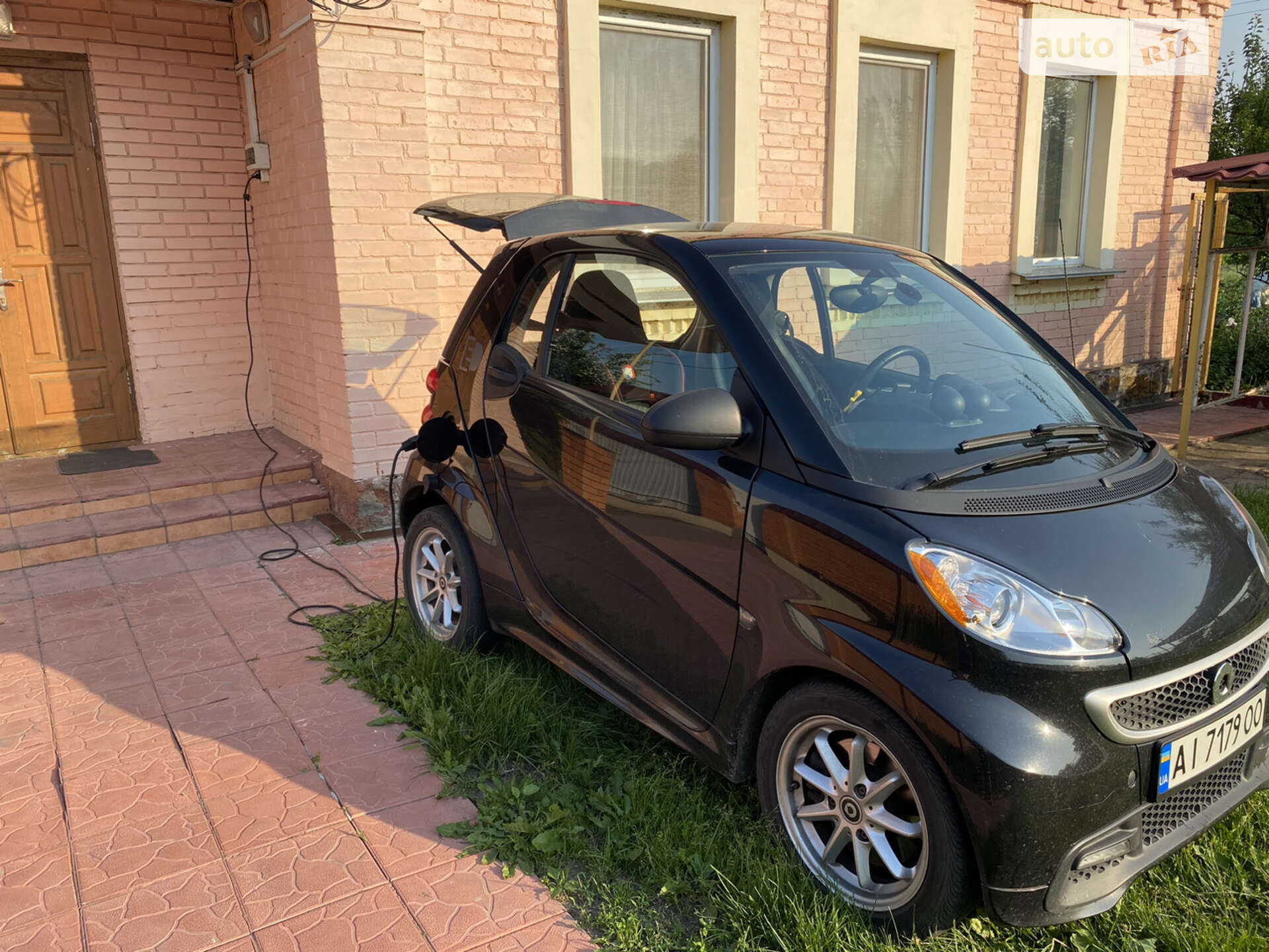 Smart Fortwo 2014 VIN WMEEJ9AA7FK834781 фото оголошення 3 з 4