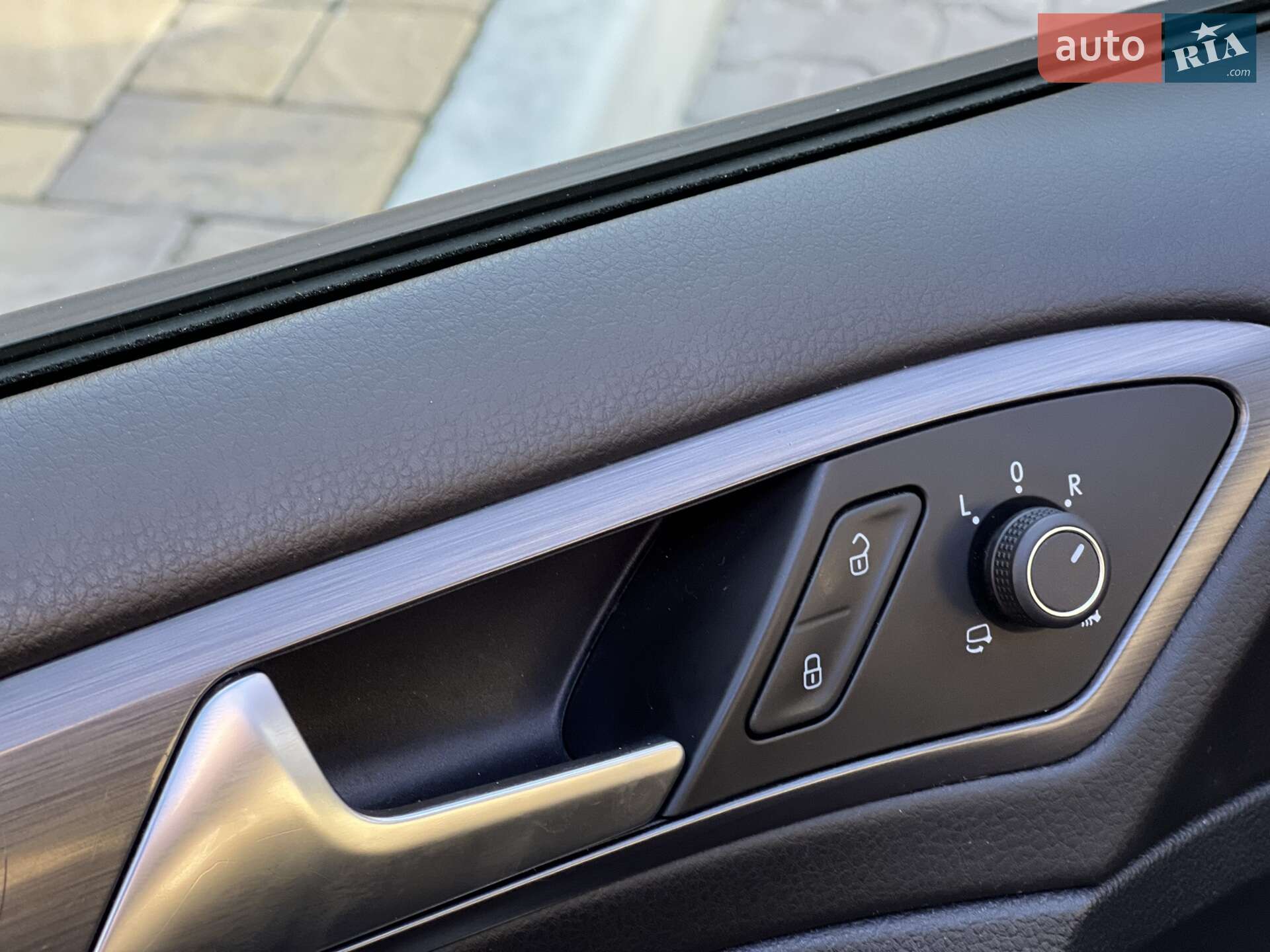 Volkswagen e-Golf 2017 VIN WVWZZZAUZH8950238 фото оголошення 4 з 59