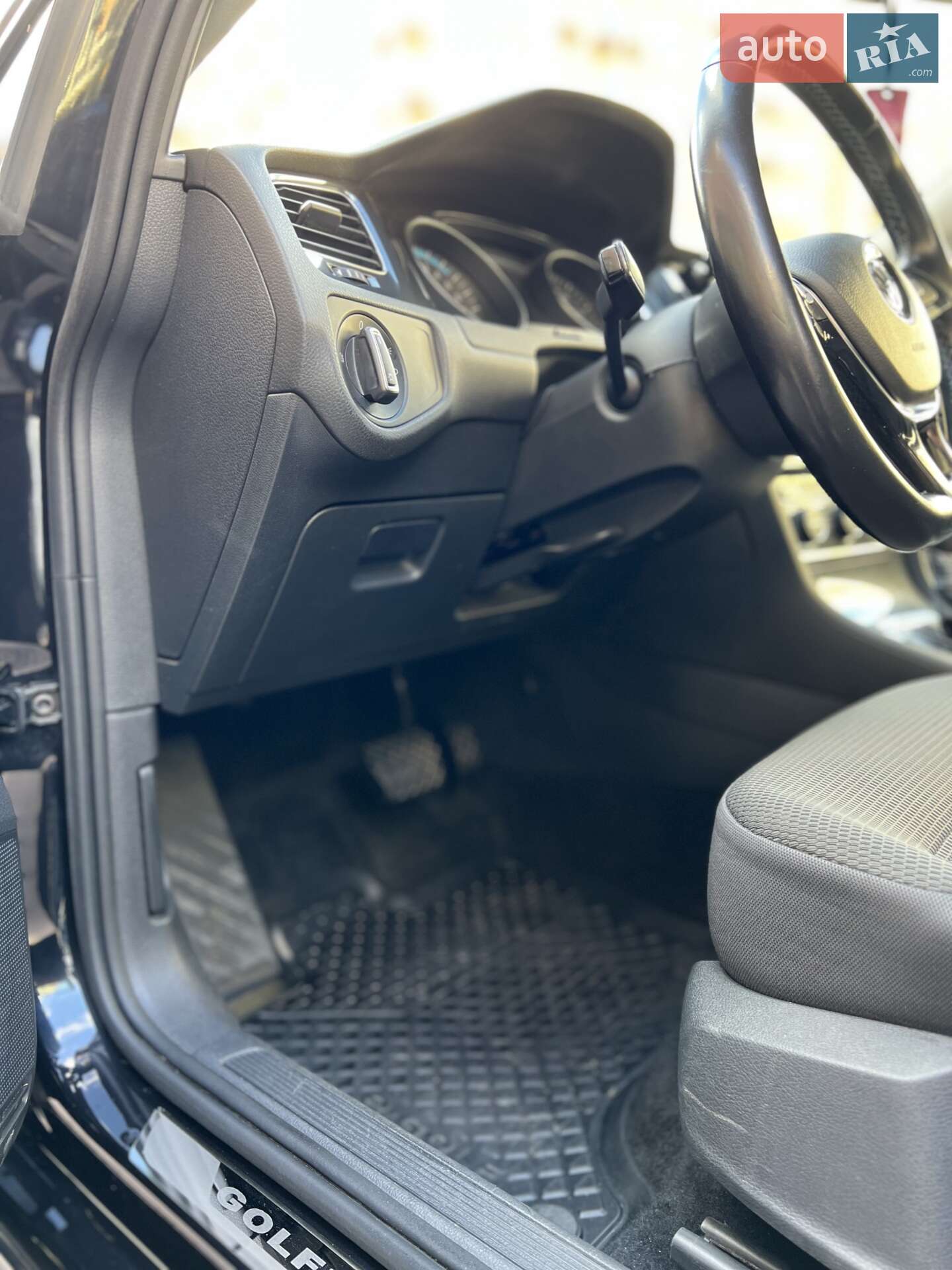 Volkswagen e-Golf 2017 VIN WVWZZZAUZH8950238 фото оголошення 7 з 59