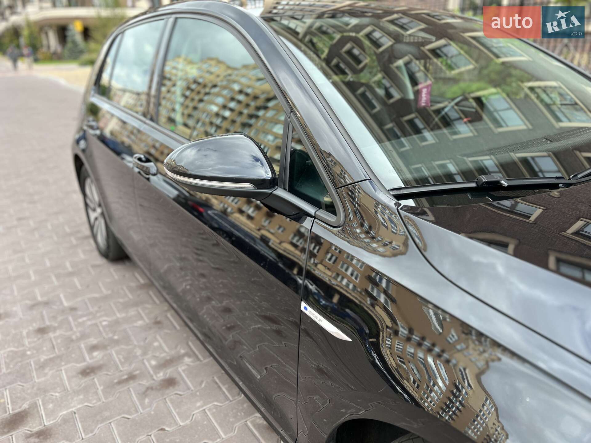 Volkswagen e-Golf 2017 VIN WVWZZZAUZH8950238 фото оголошення 12 з 59