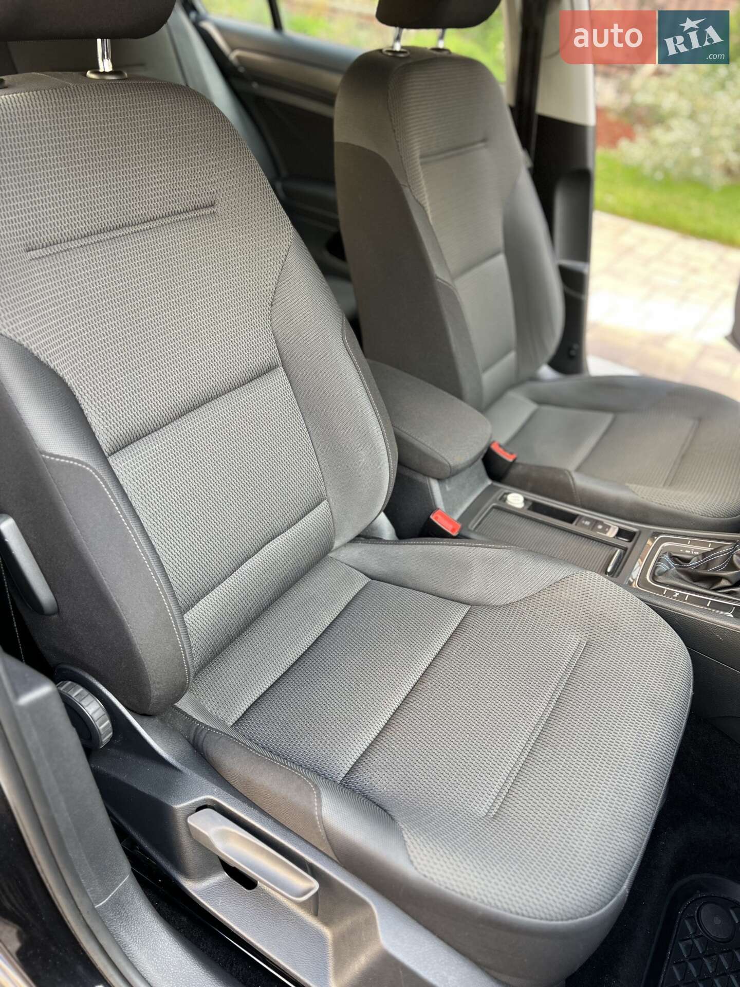 Volkswagen e-Golf 2017 VIN WVWZZZAUZH8950238 фото оголошення 14 з 59