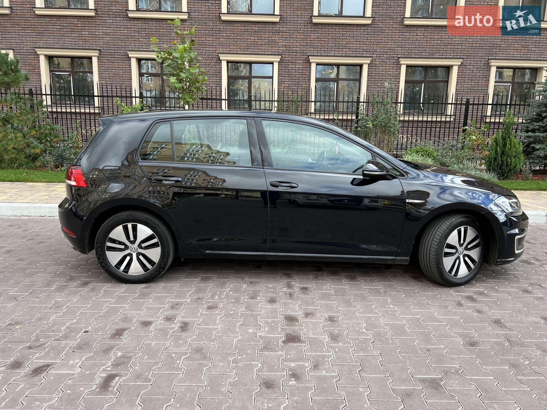Volkswagen e-Golf 2017 VIN WVWZZZAUZH8950238 фото оголошення 15 з 59