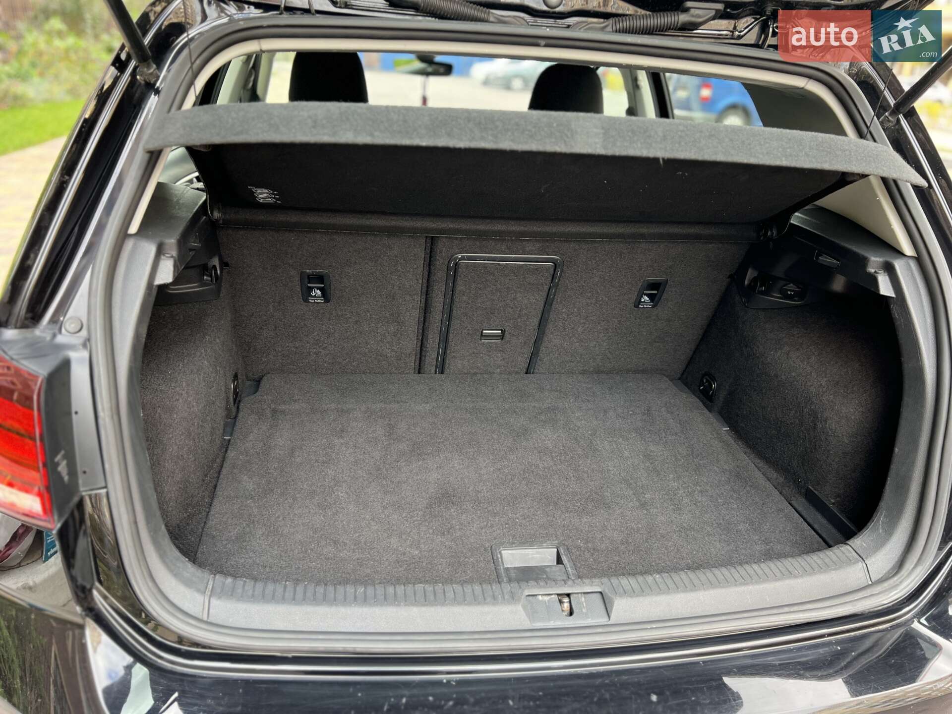 Volkswagen e-Golf 2017 VIN WVWZZZAUZH8950238 фото оголошення 17 з 59