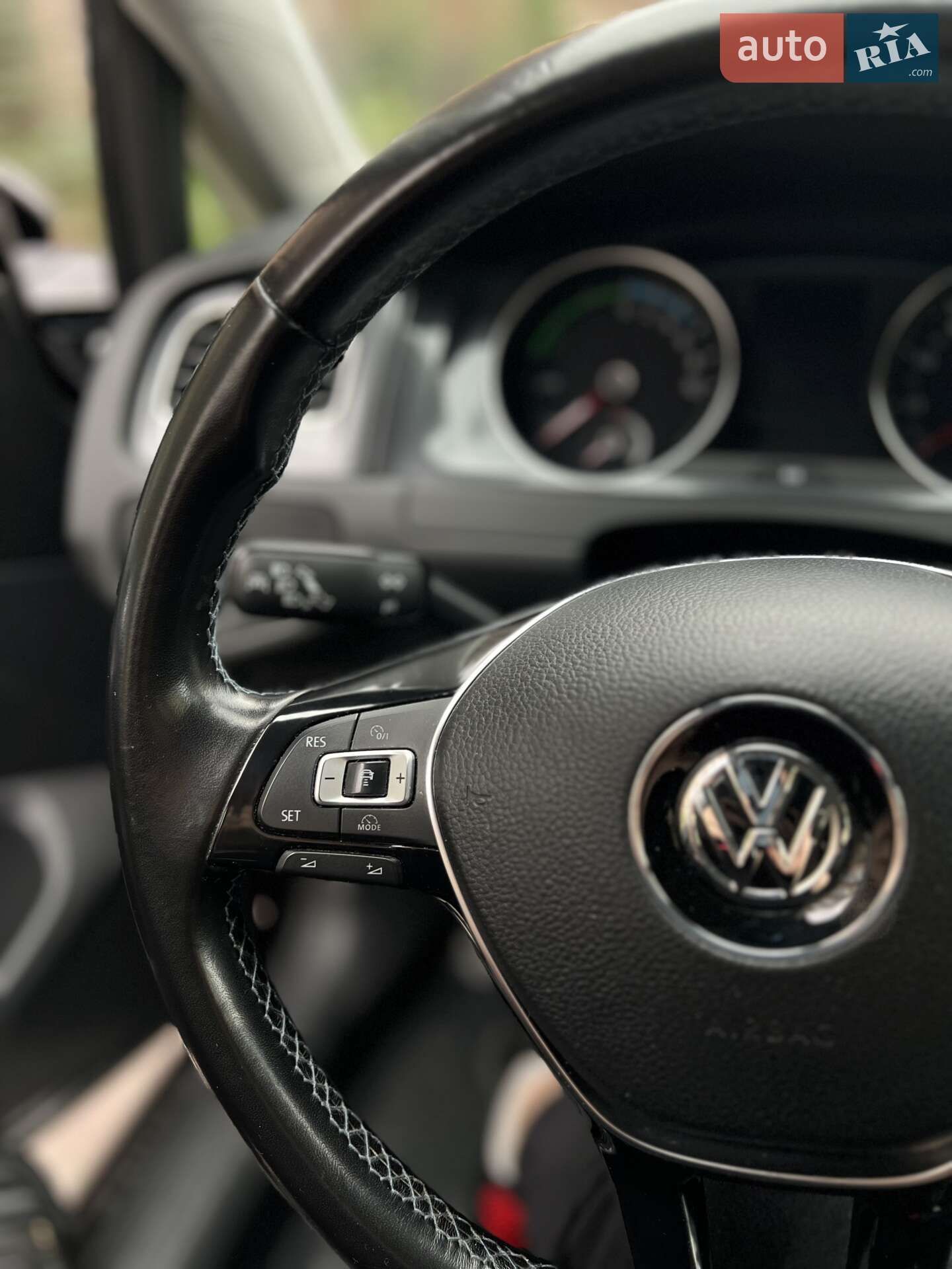 Volkswagen e-Golf 2017 VIN WVWZZZAUZH8950238 фото оголошення 27 з 59