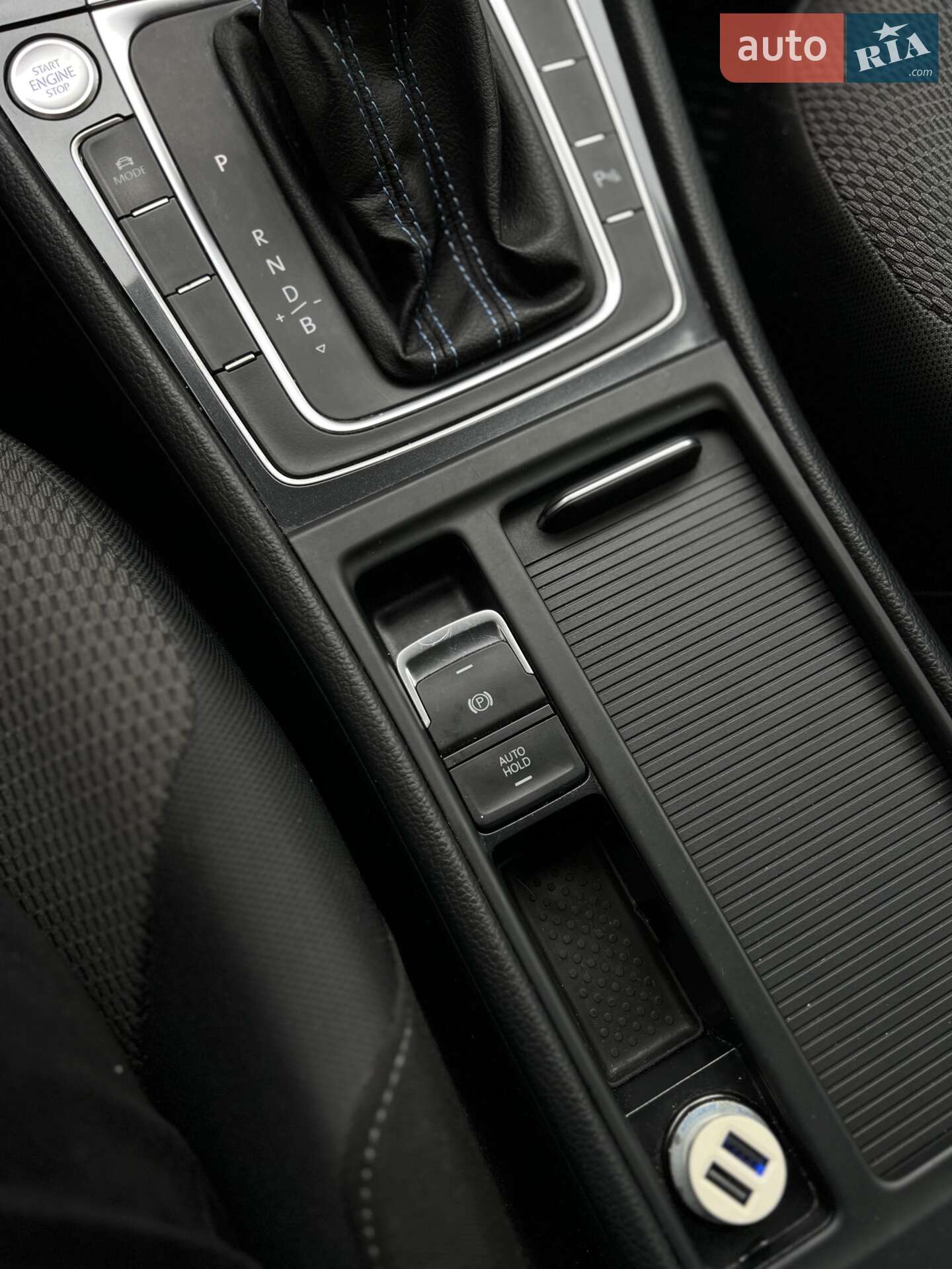 Volkswagen e-Golf 2017 VIN WVWZZZAUZH8950238 фото оголошення 30 з 59